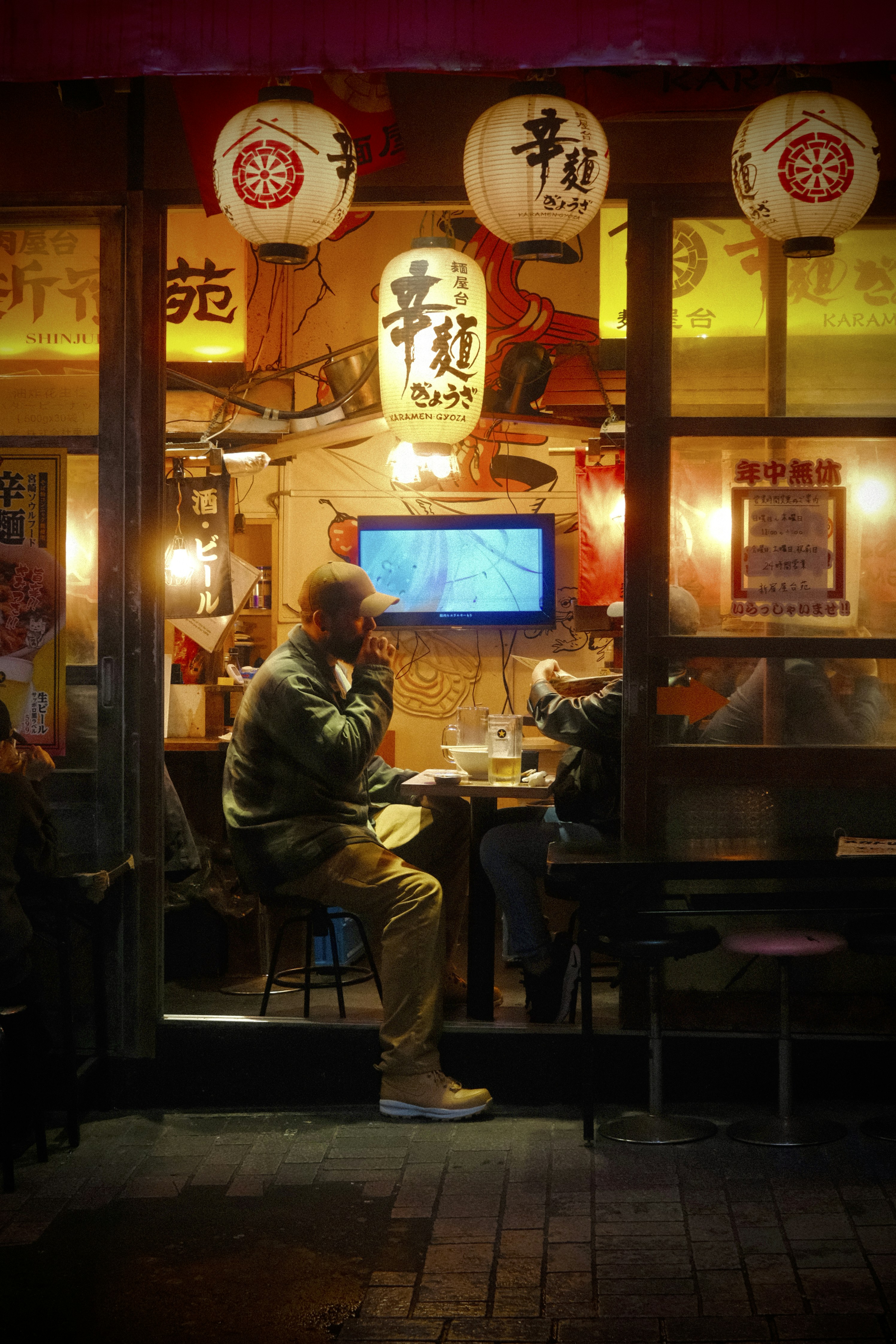 Cozy late night mood, ilustrasi artikel Craveable Late-Night Snacks: Impress Your Guests 4