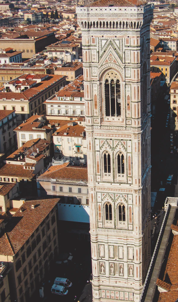 Campanile di Giotto — geometria verticale fiorentina