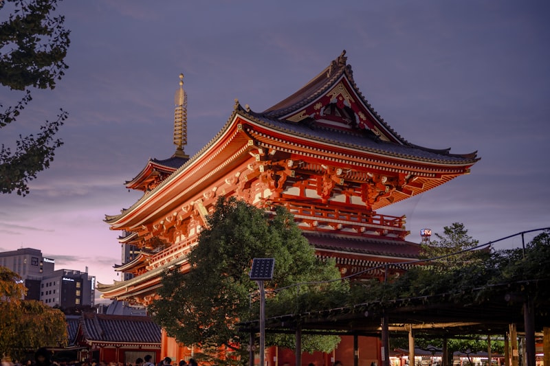Pagoda al atardecer en Tokio
