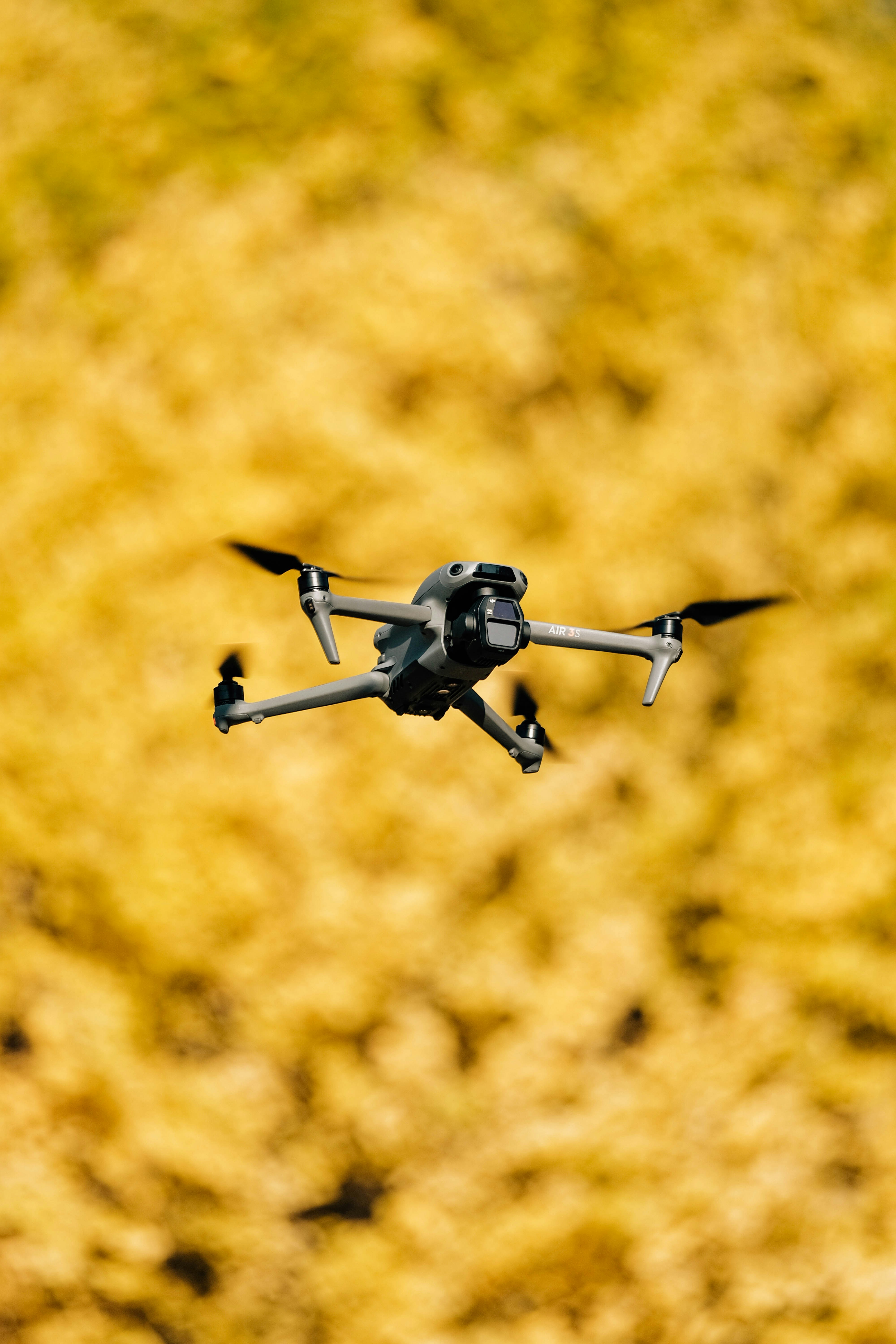 Remote Monitoring Renaissance 2026: Integrating Wearables, Smart Compression, and Real‑Time SLOs for Clinic Outcomes