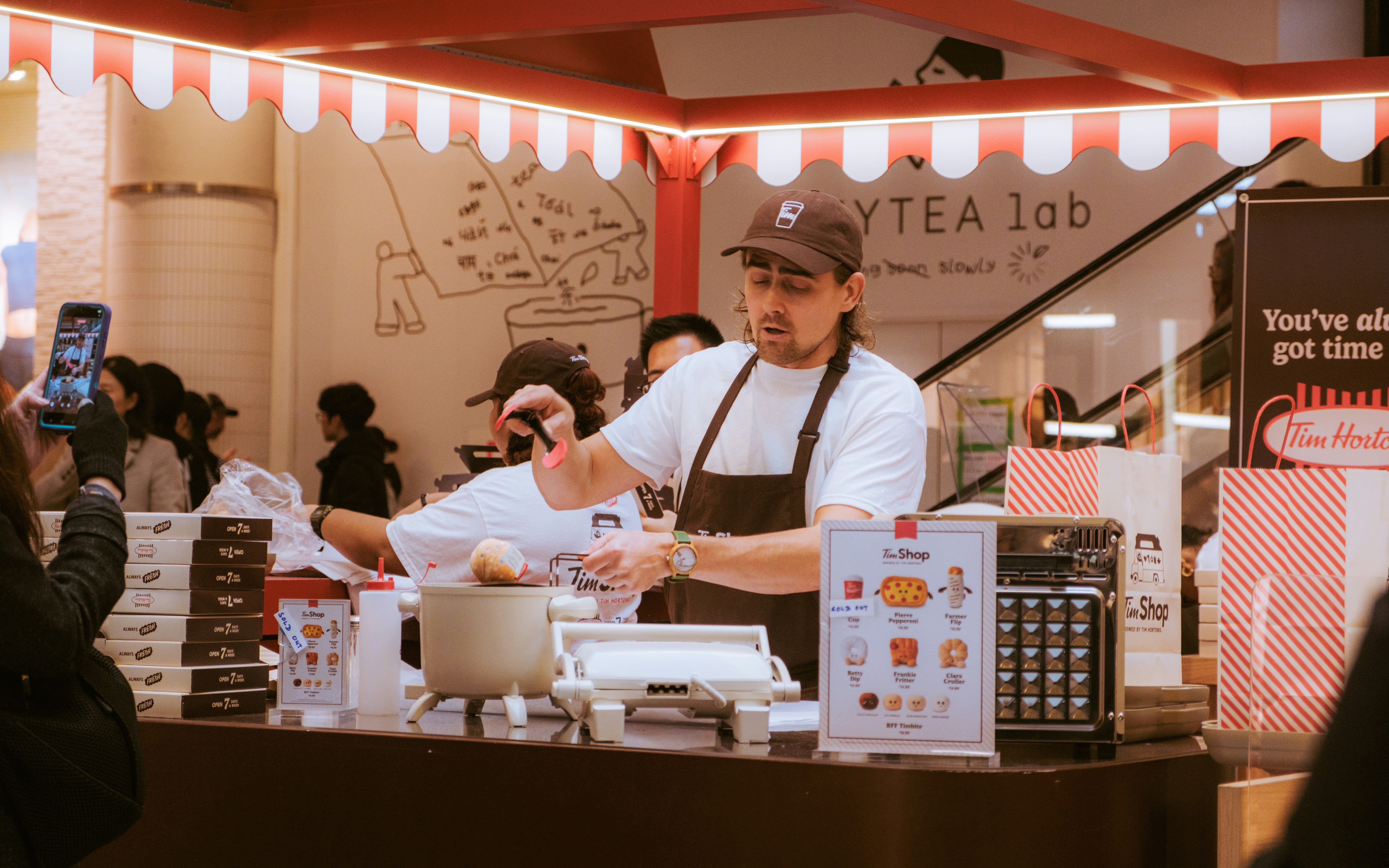 Field Guide 2026: Digital Tools, CDNs and Sensors for Croatian Market Vendors