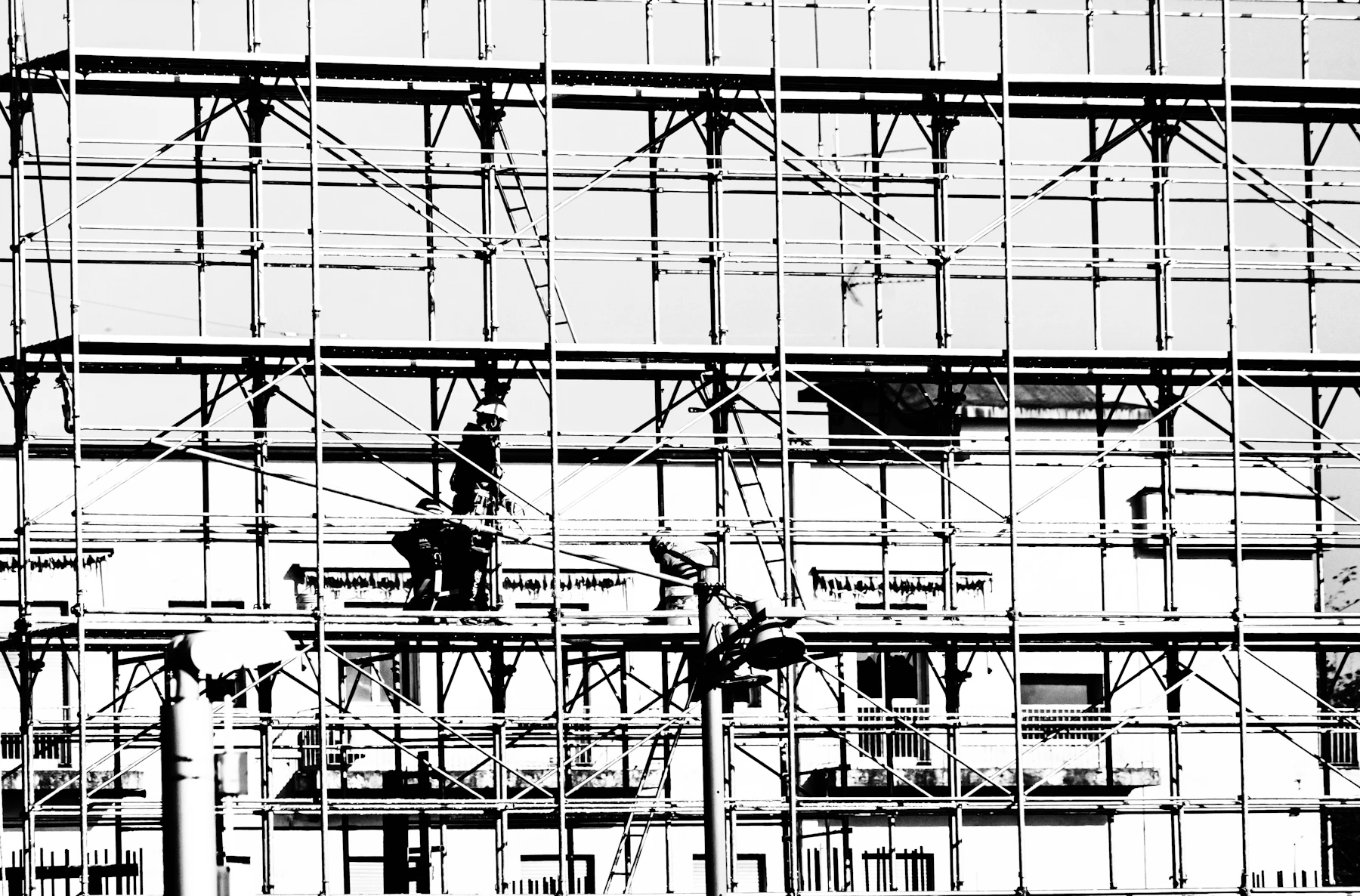 Gerüstbauarbeiten auf einer Baustelle