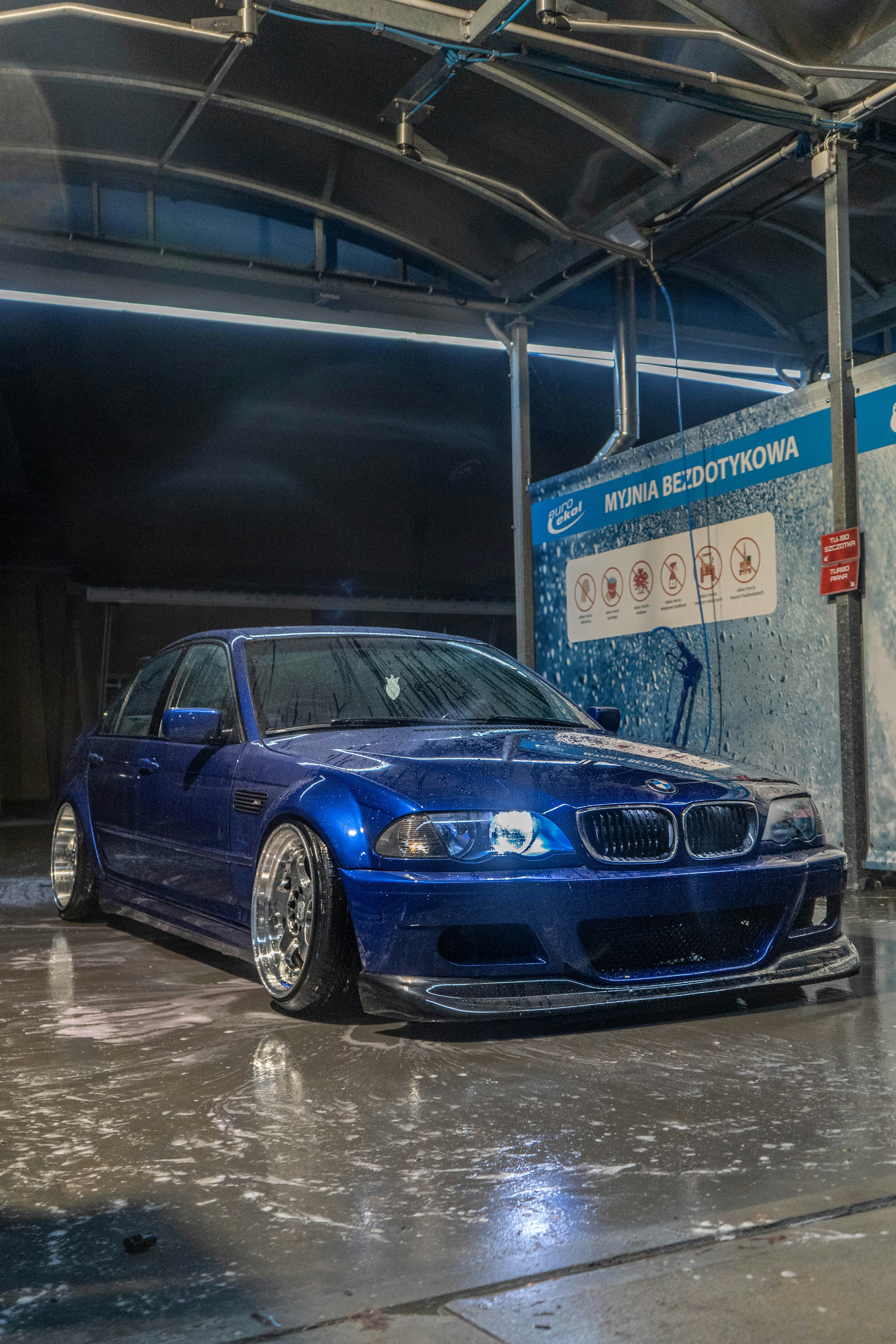 car wheels cleaning