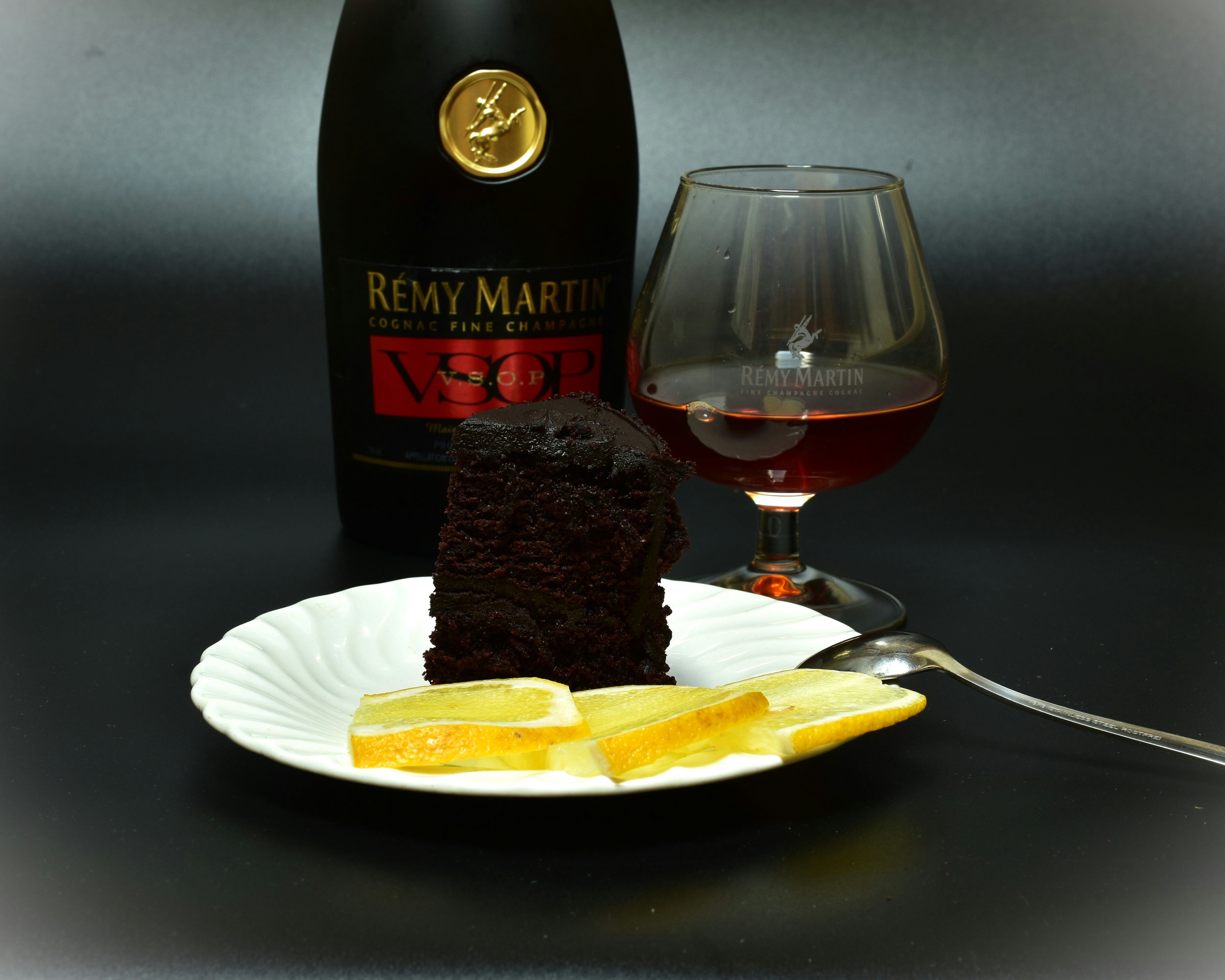 Chocolate cake with lemon