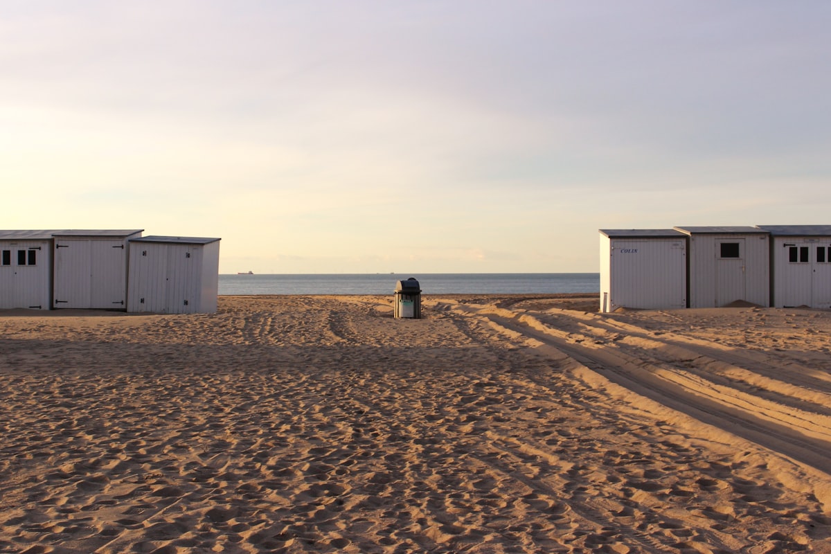 Strandhuisjes aan de kust van Knokke-Heist