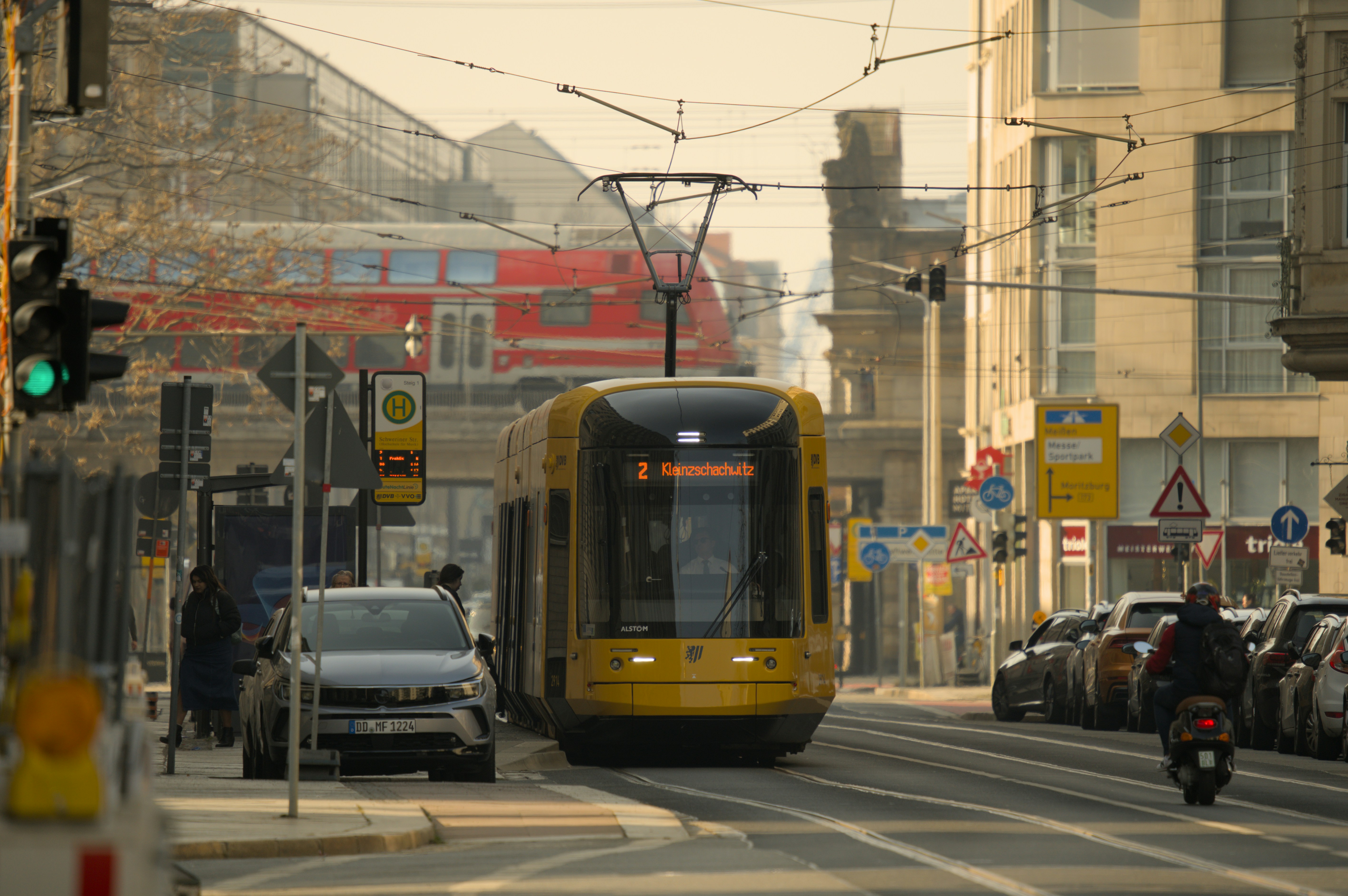 Photo by valentin_karisch