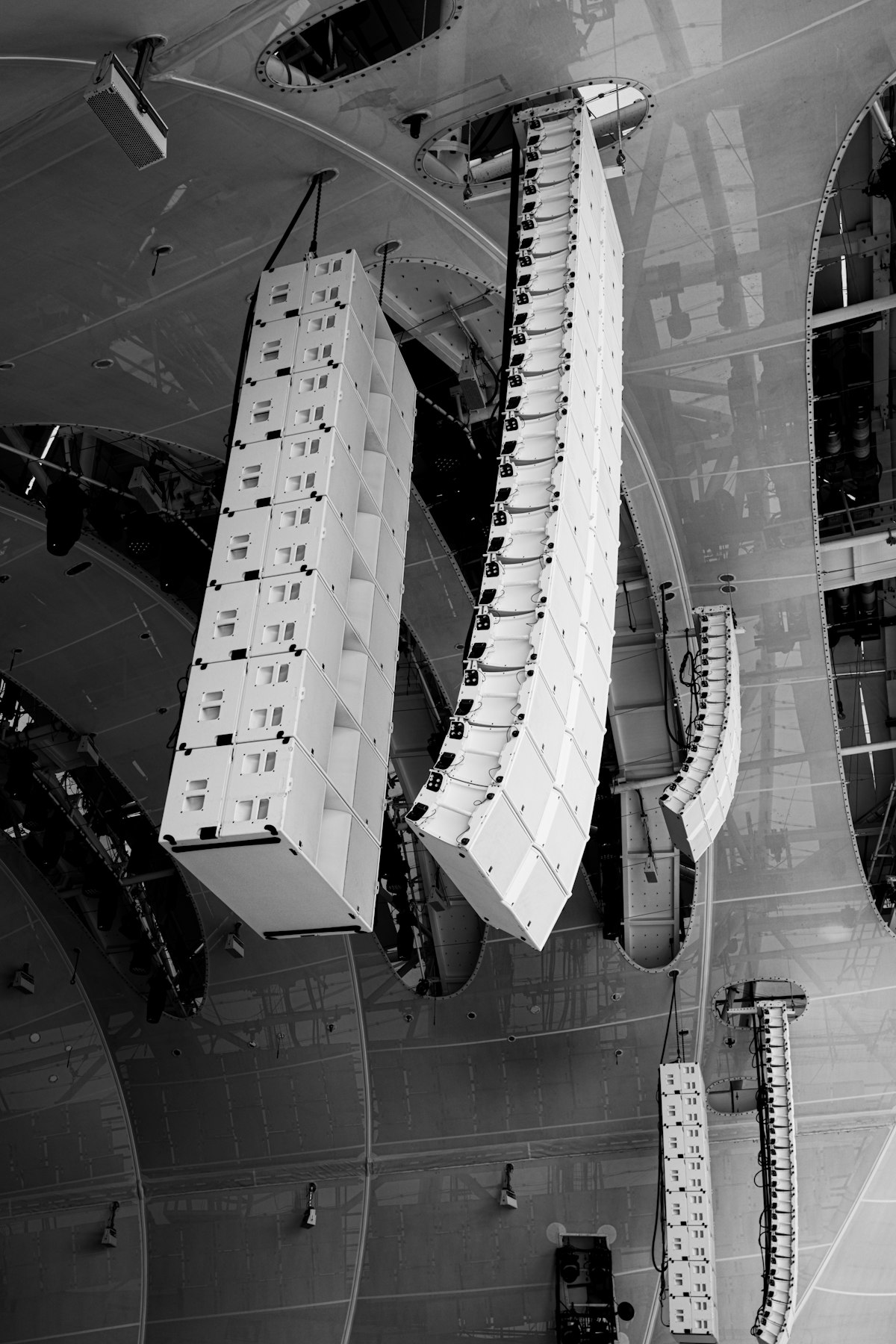 Line Array Speaker — Pro Series