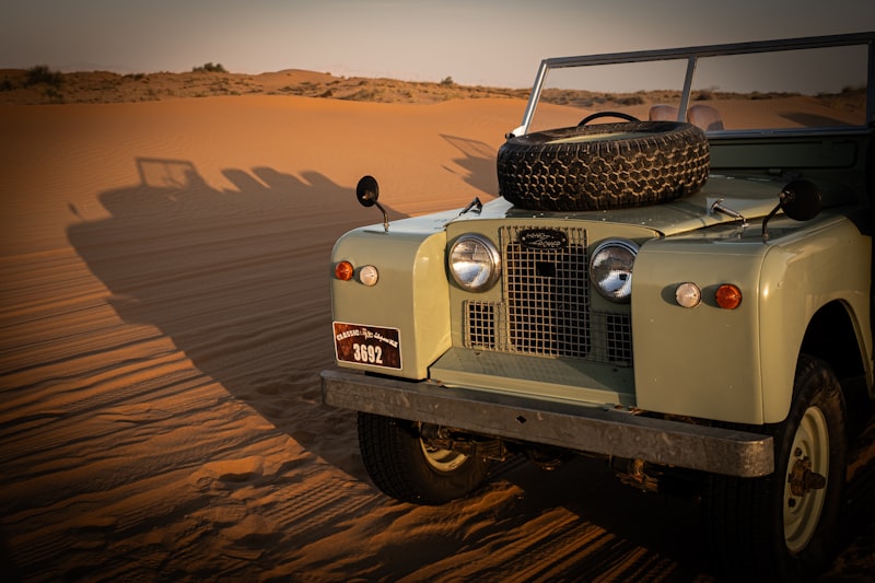 Land Rover Vintage Səhra