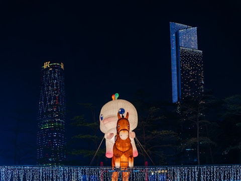 the Guangzhou Spring Festival Lantern Festival mirrors the city itself