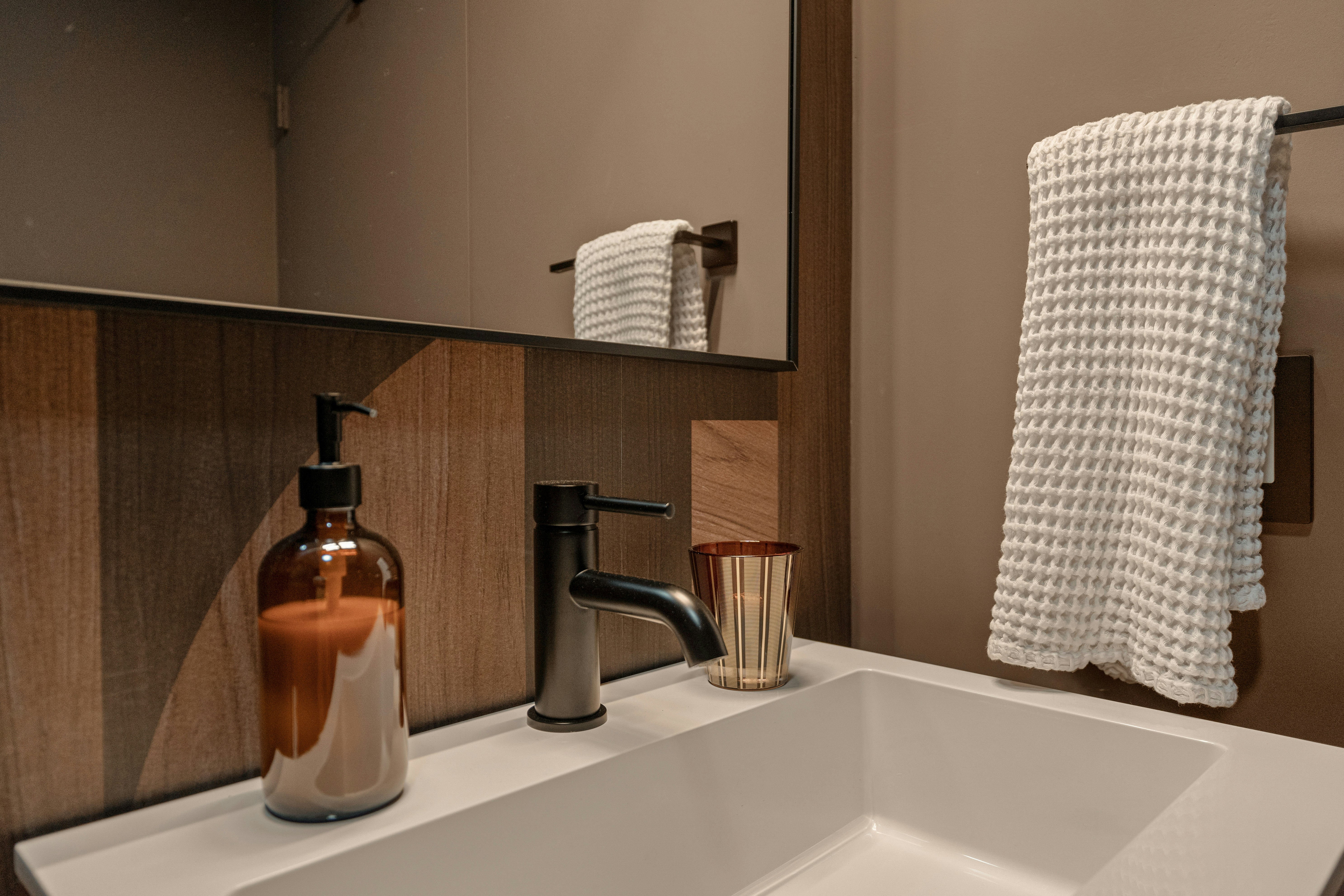 clean bathroom aesthetic, wallpaper, Fresh Washcloth Daily: Why It Matters for Your Skin 6