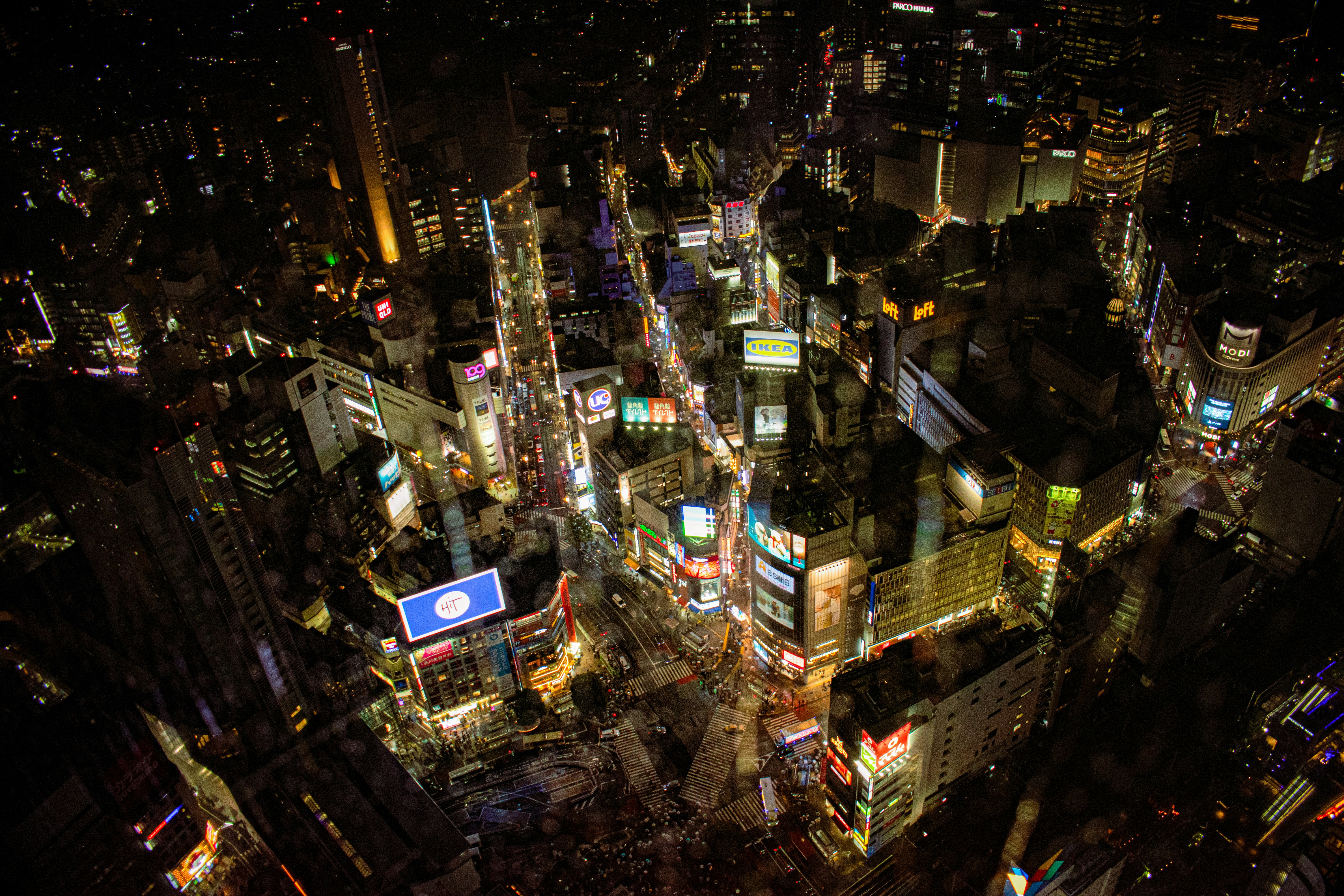 Photo by maxinehuluwa