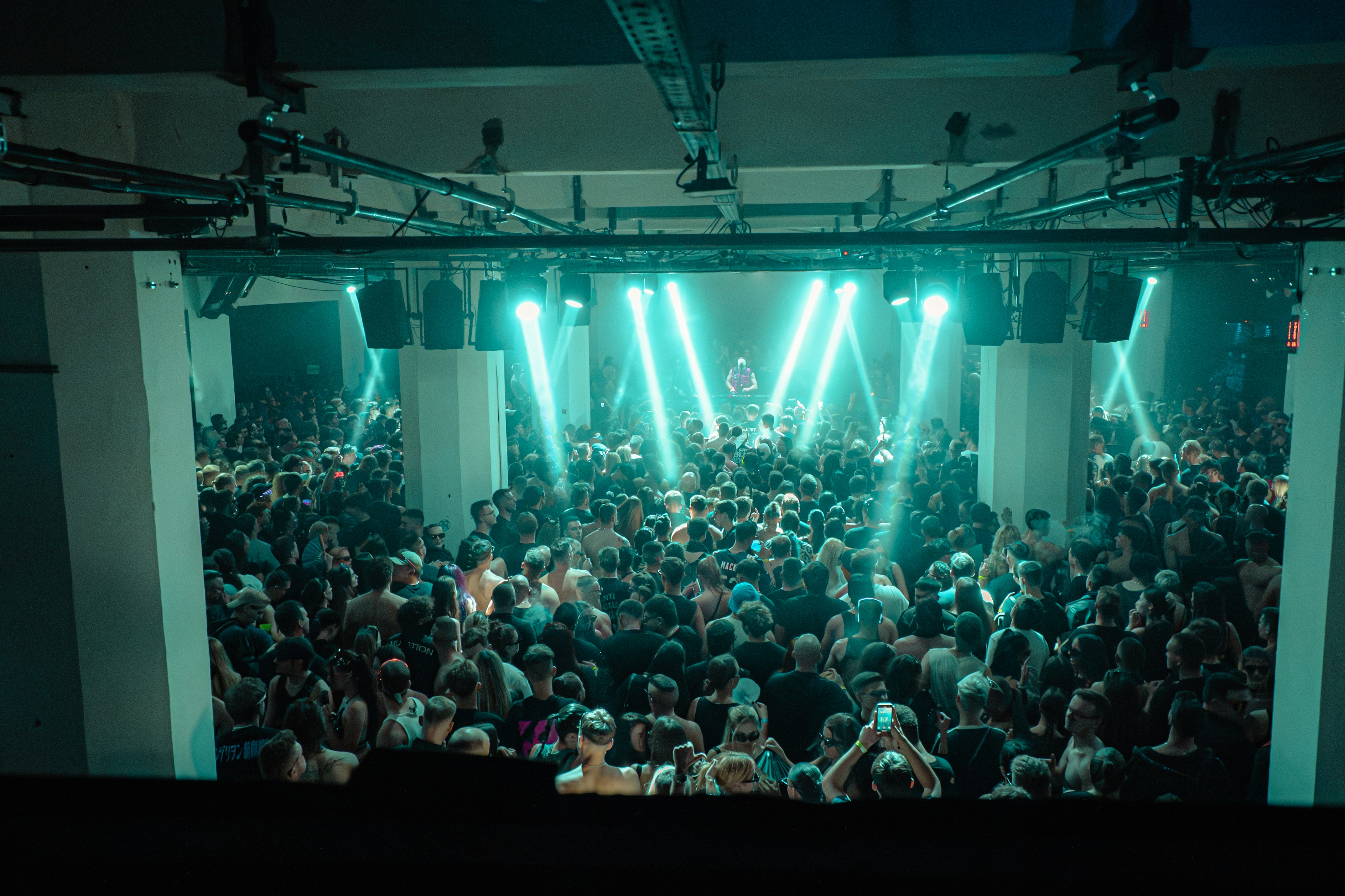 Image de Record d’affluence : qui domine le classement des festivals électro ?