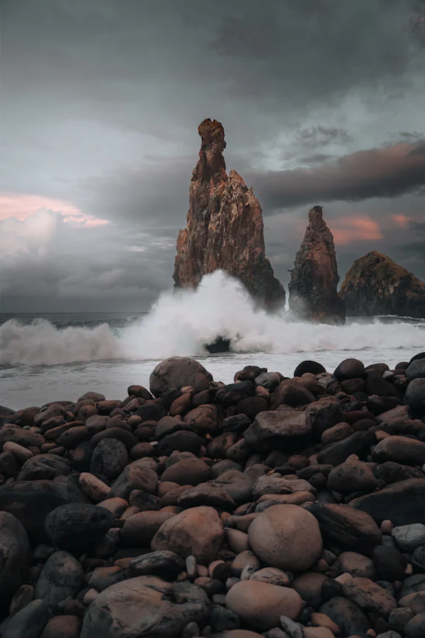 Onde salate dell'oceano sulle rocce — note di testa di Le Sel d'Issey Parfum