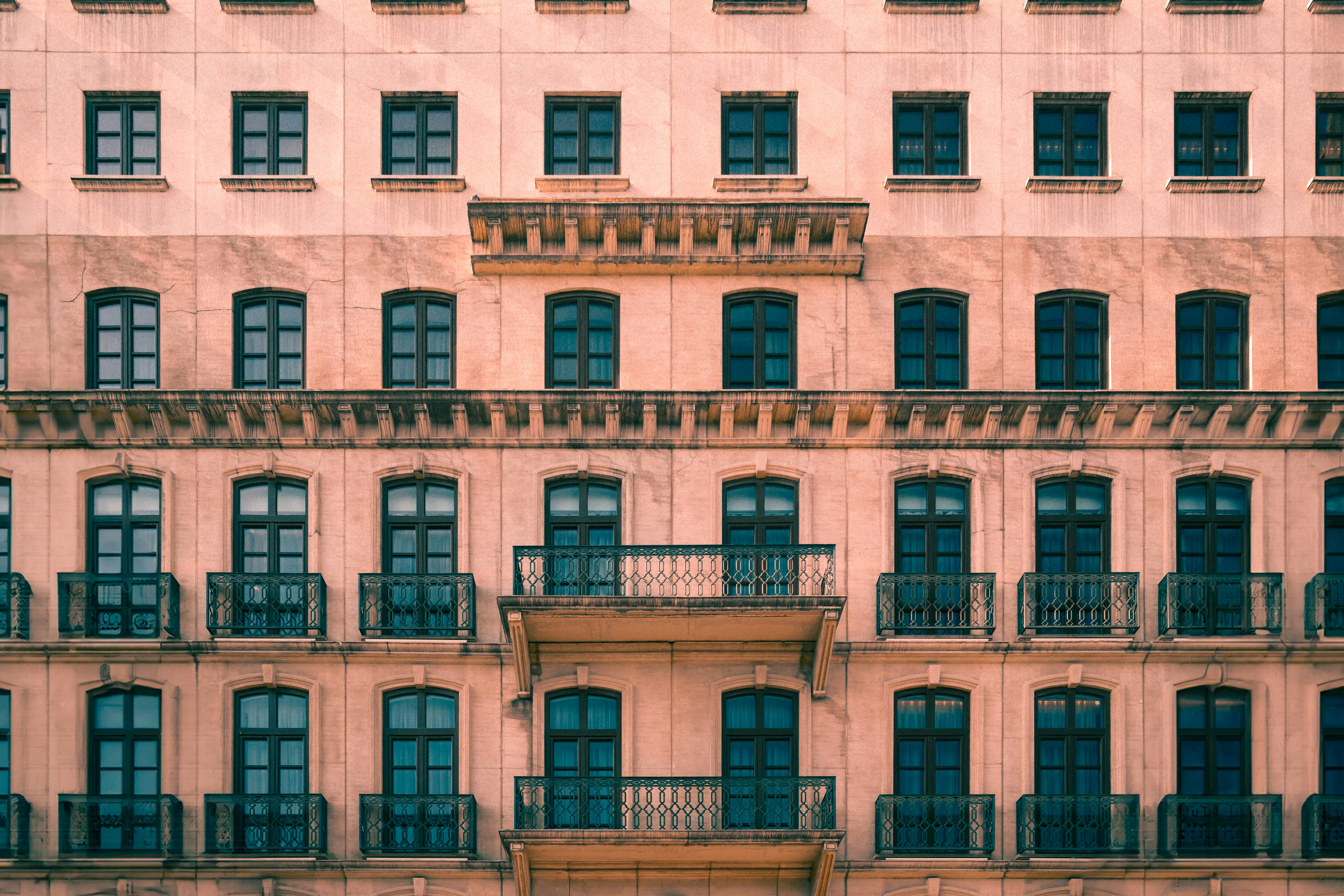 Photo by irfansimsar