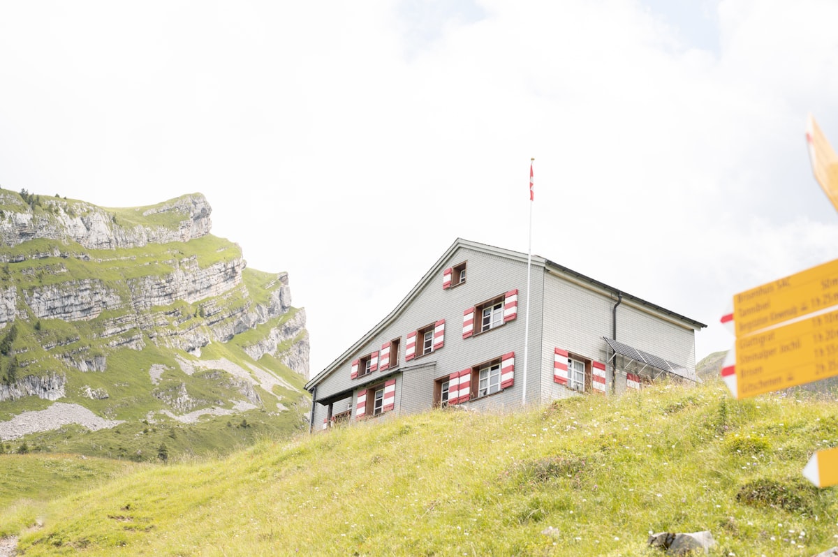 Tiroler Alm im Frühling