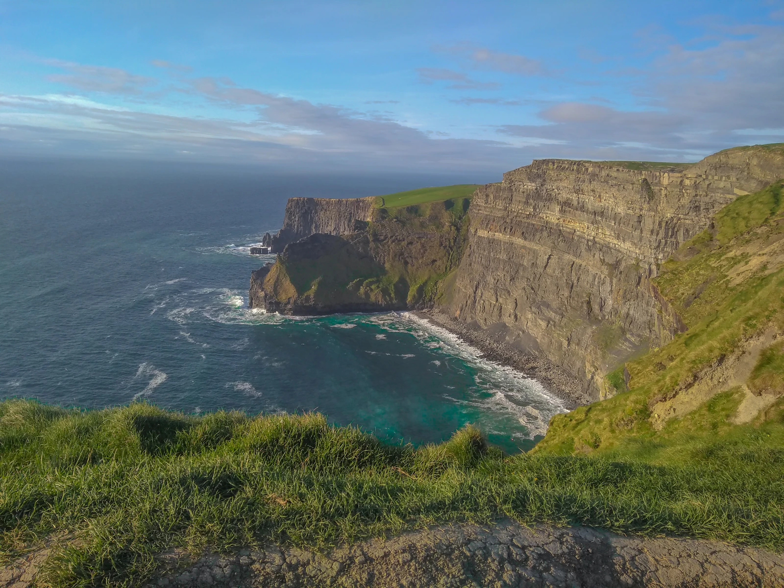 Cliffs of Moher family sightseeing on an Ireland itinerary with kids - Photo from Unsplash