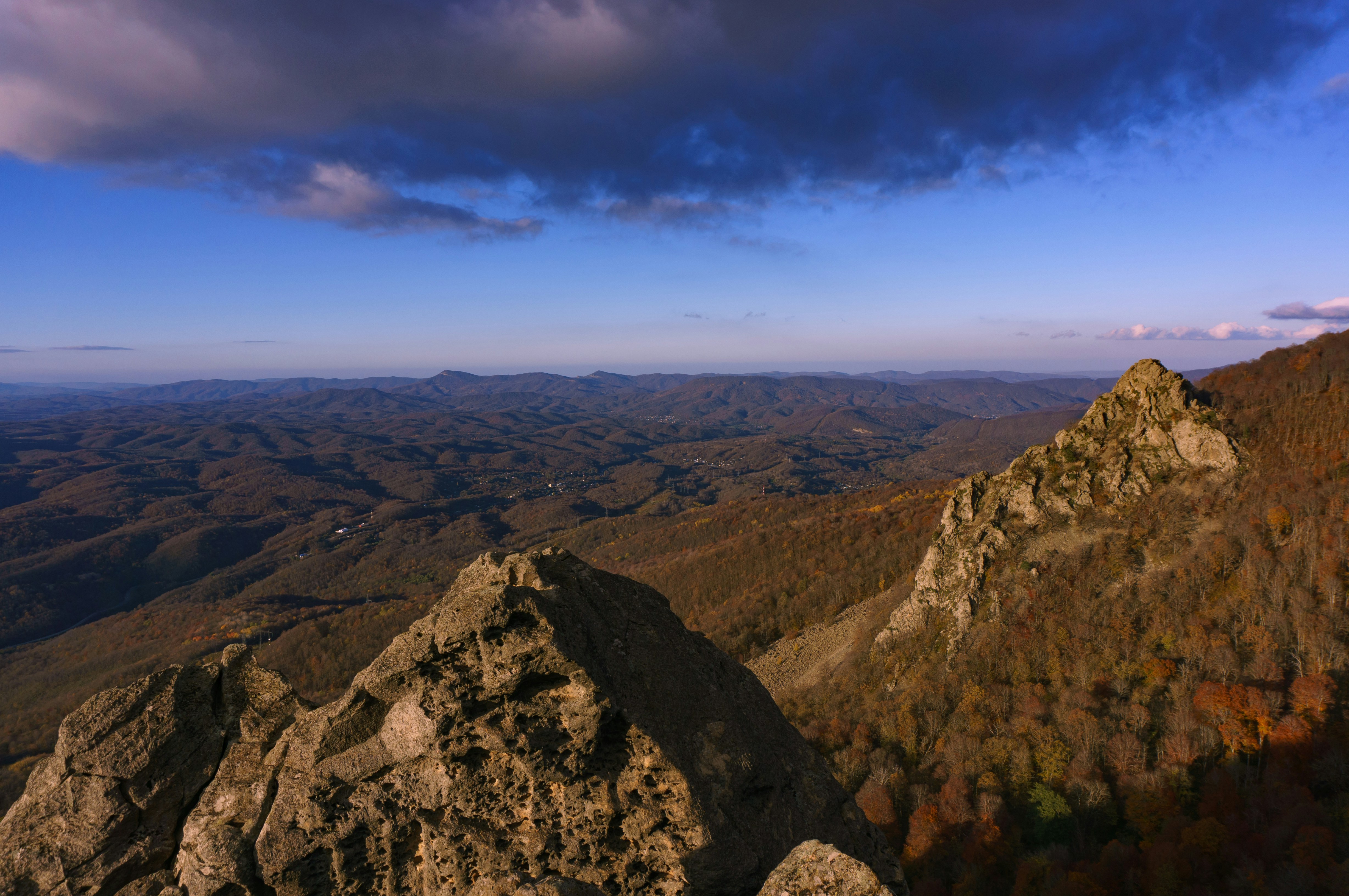 Photo by maksimzaviktorin