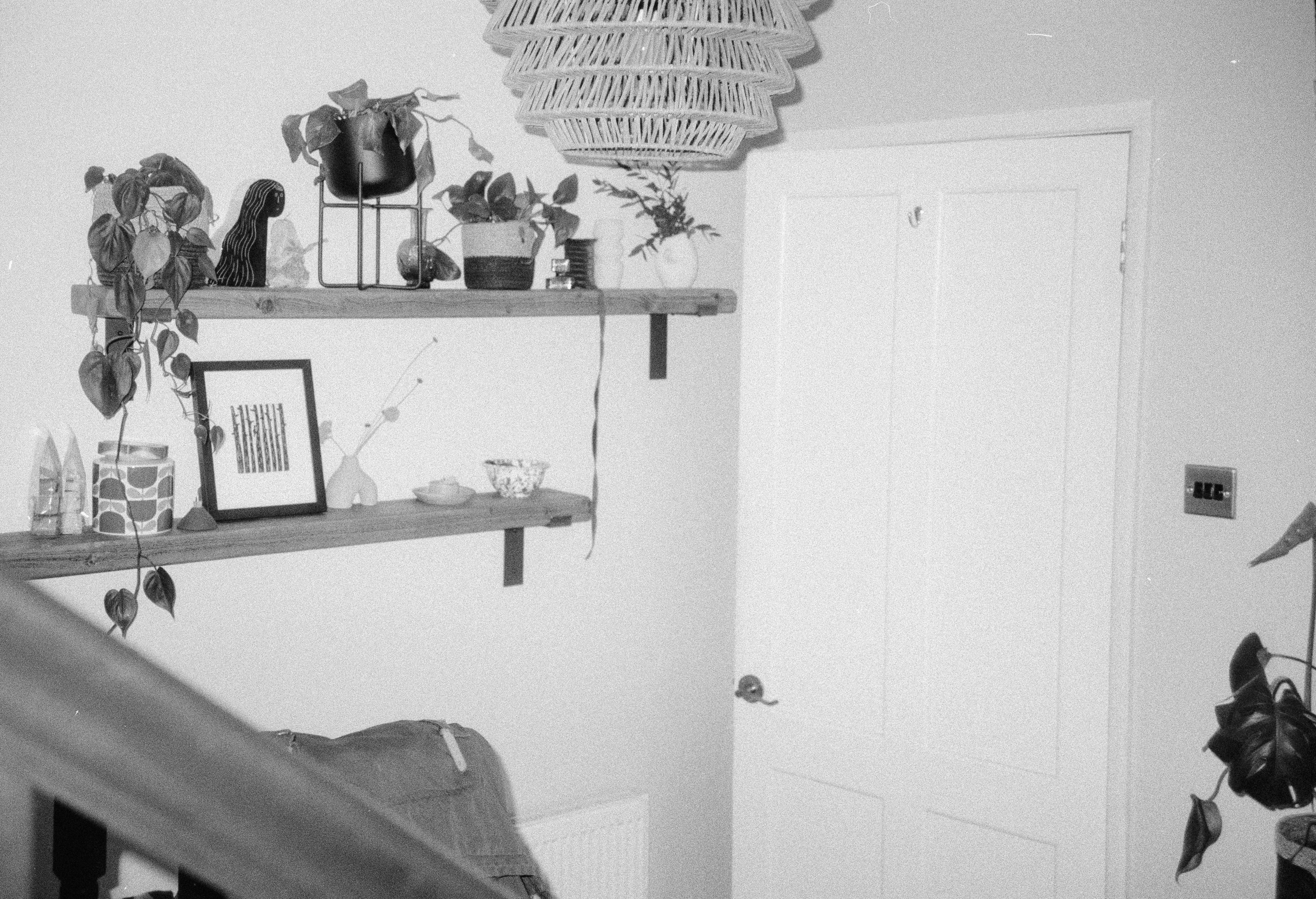 bohemian shelf decor, wallpaper, Luxury Bohemian Floating Shelves: Style & Ideas 4