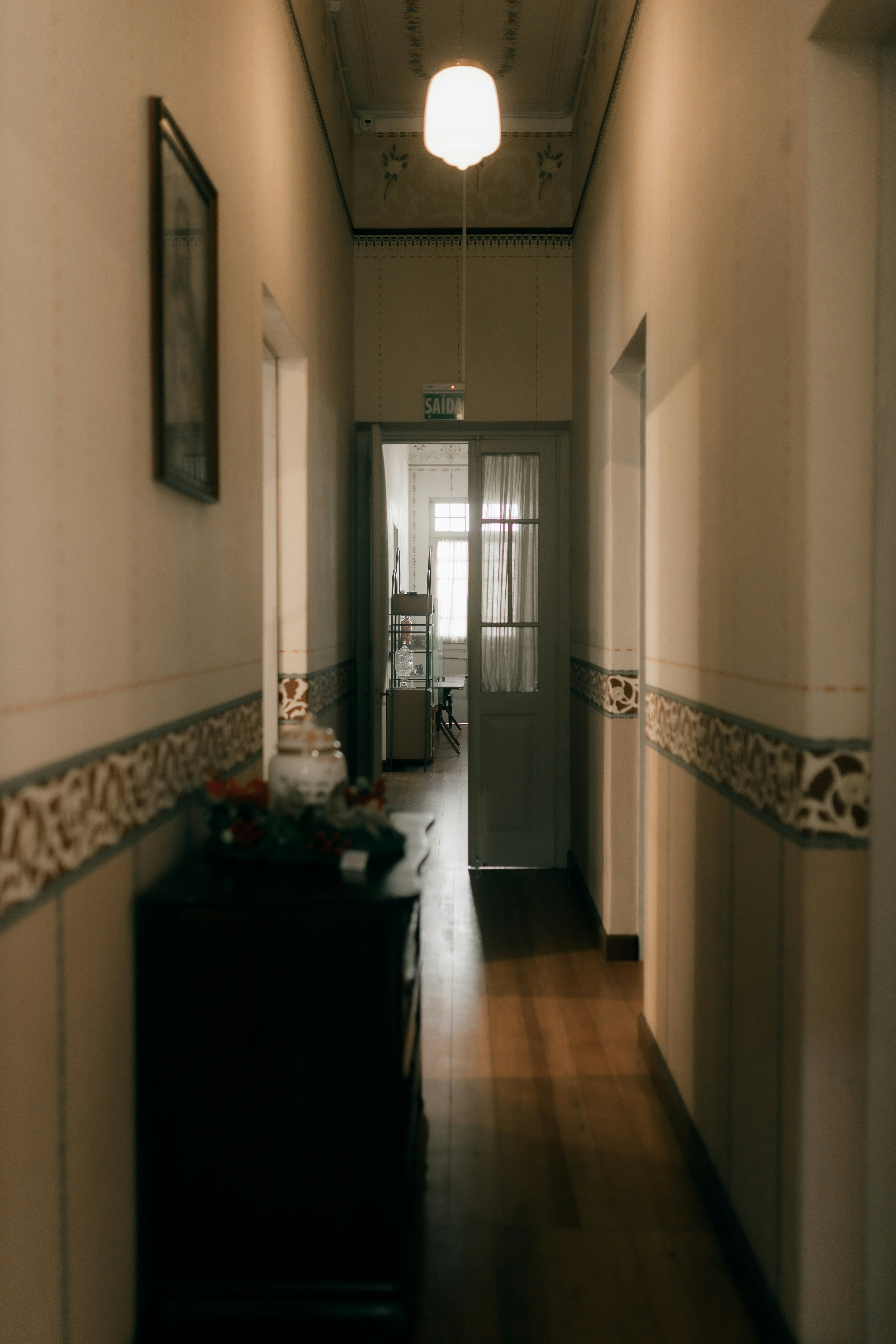 vintage hallway wallpaper, wallpaper, Affordable Shabby Chic Lighting: Brighten Your Hallway 3