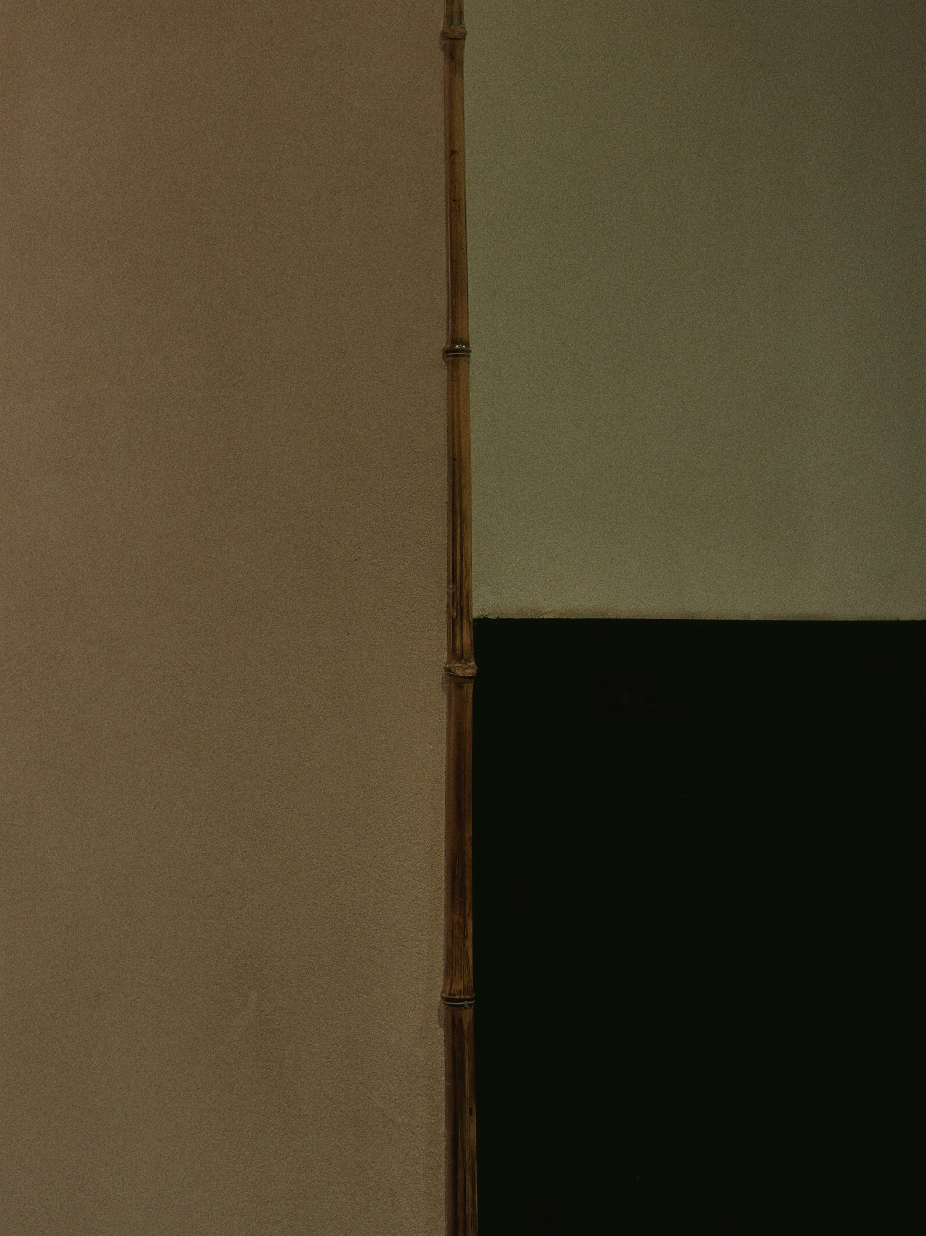 Illustration of measuring door height and thickness