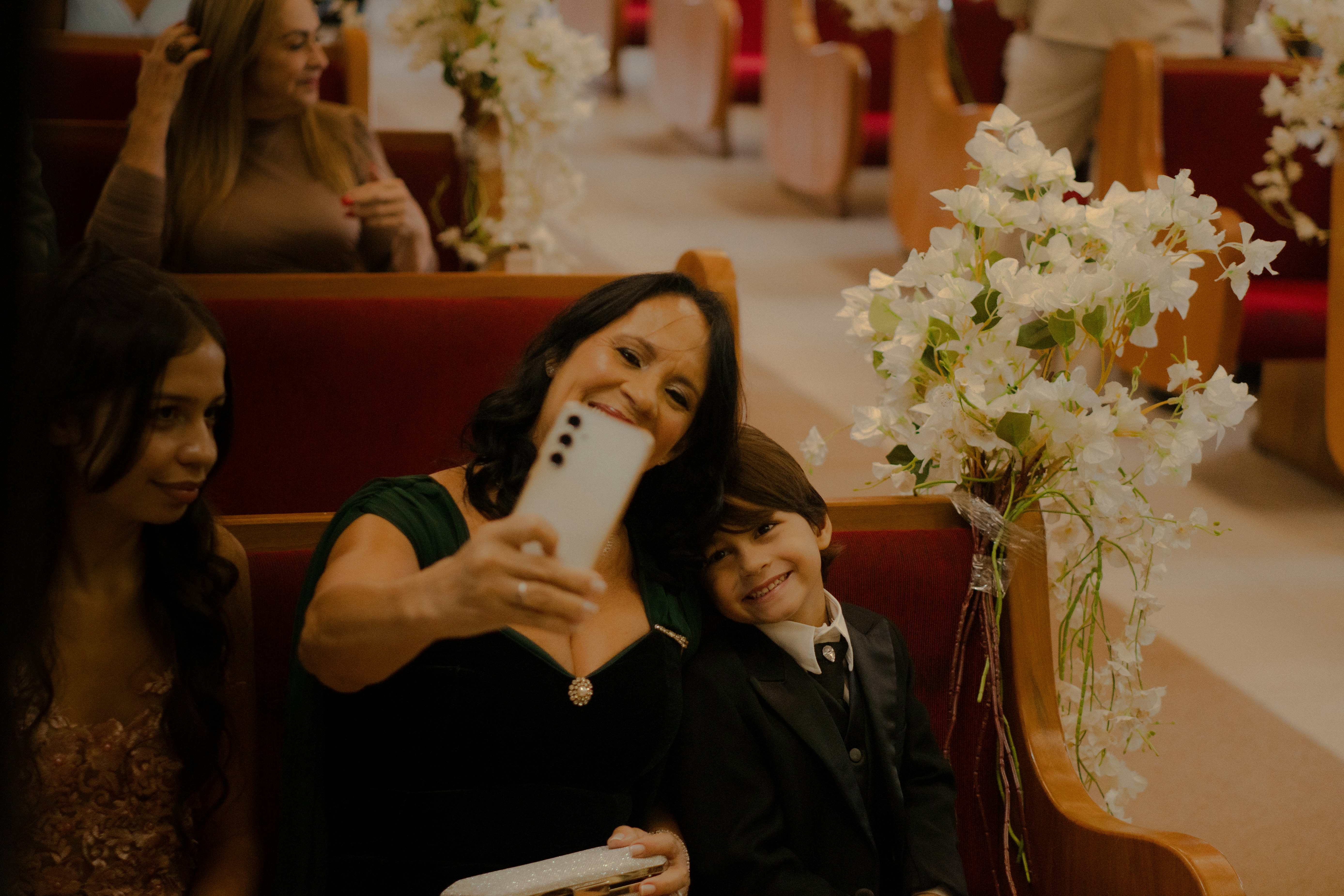 wedding mother son, wallpaper, Mother-Son Dance Songs: Touching Melodies for a Special Day 5