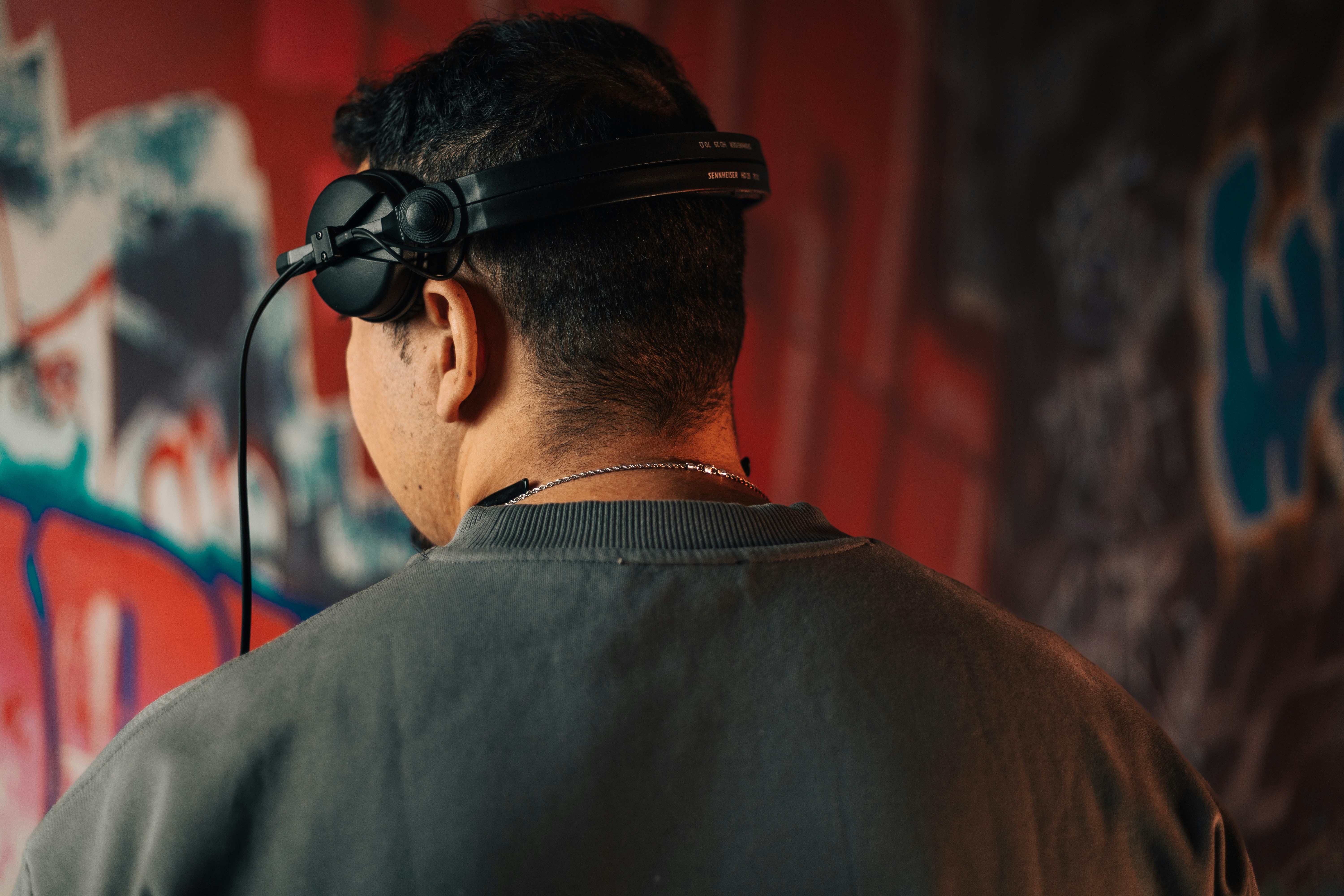 How to Generate alyx star nude with AI