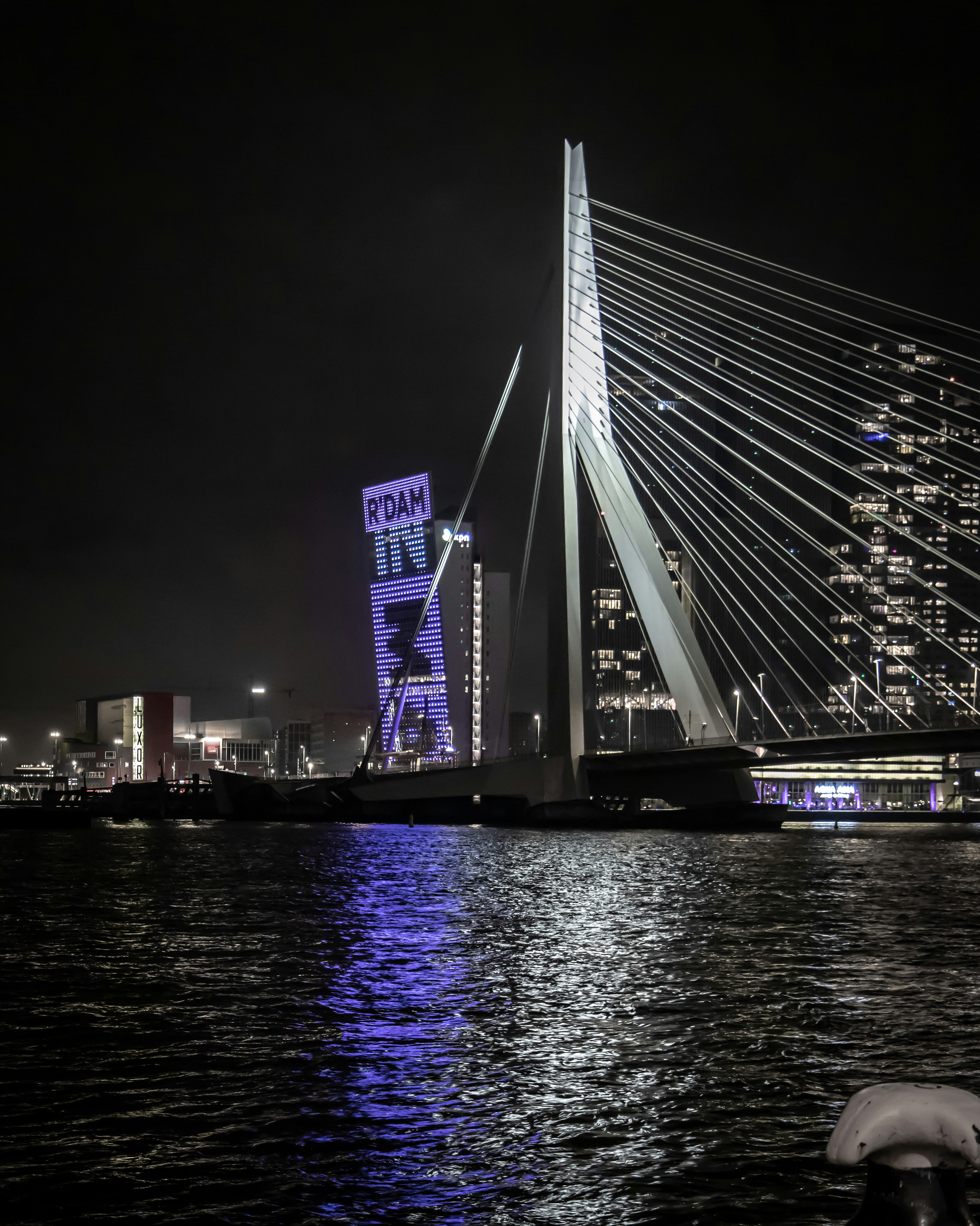 Photo by zaferaltann