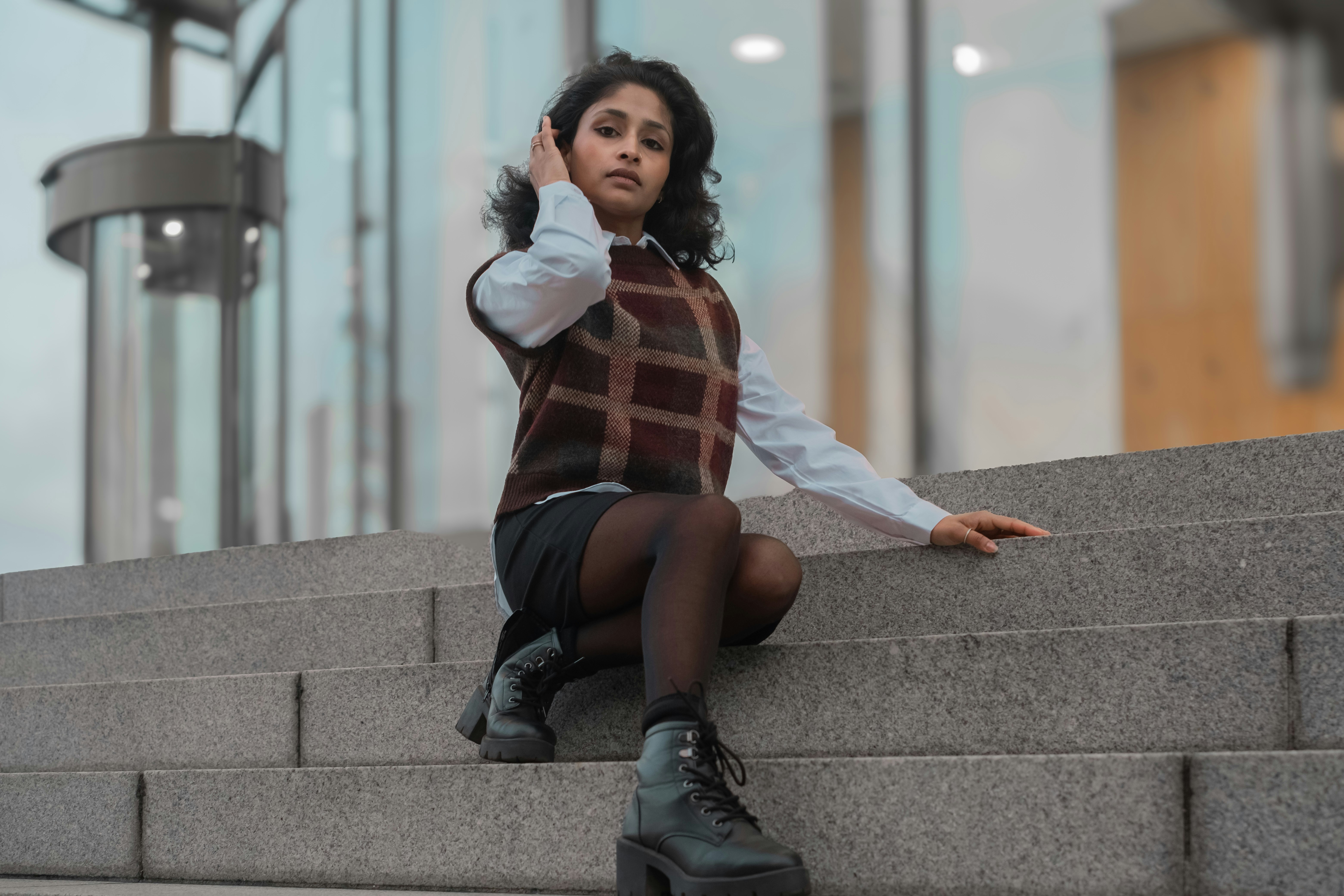 street style vest, wallpaper, Vest Outfits: Modern Street Style Guide 5