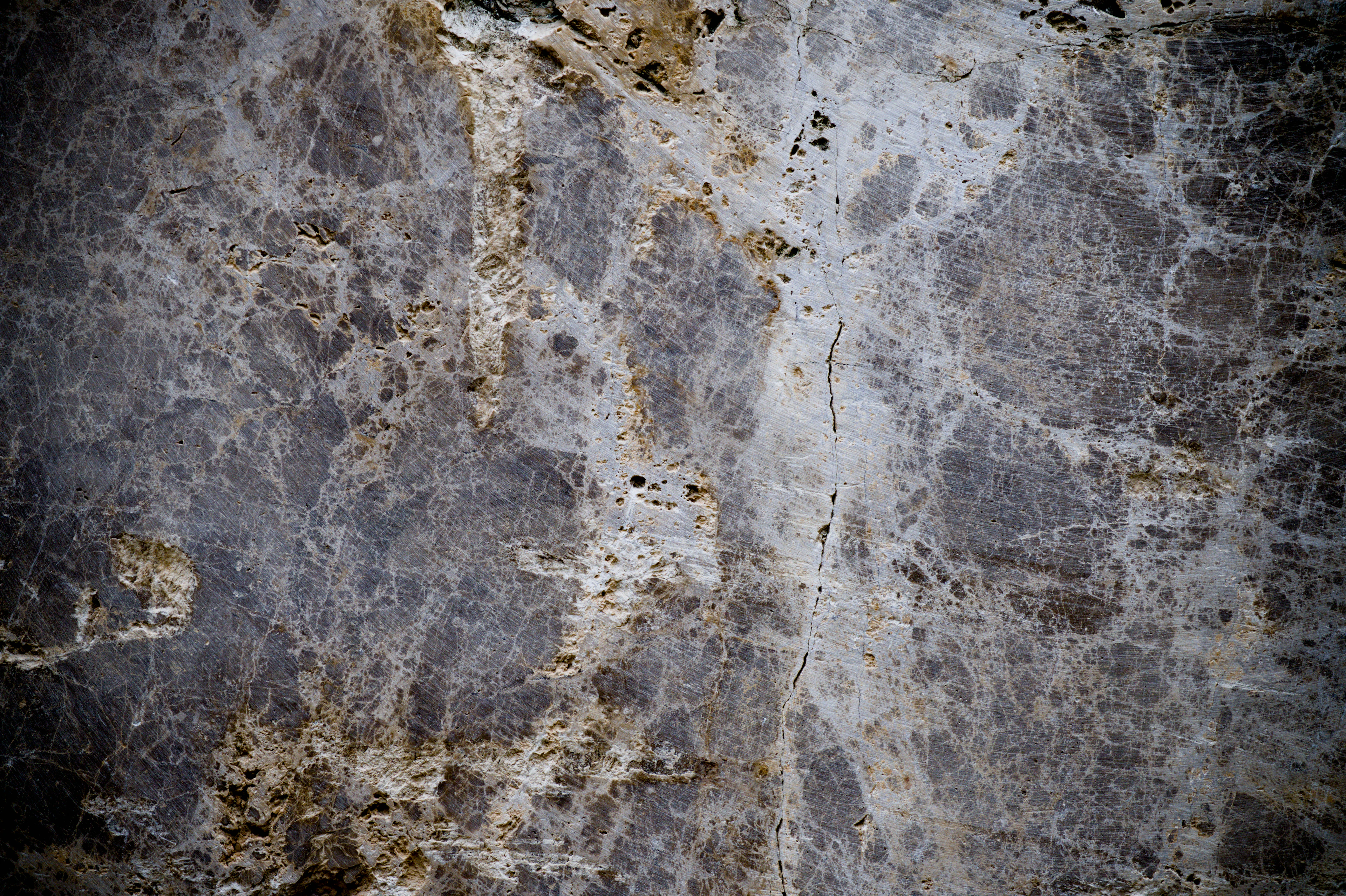 Marble-look floor surface