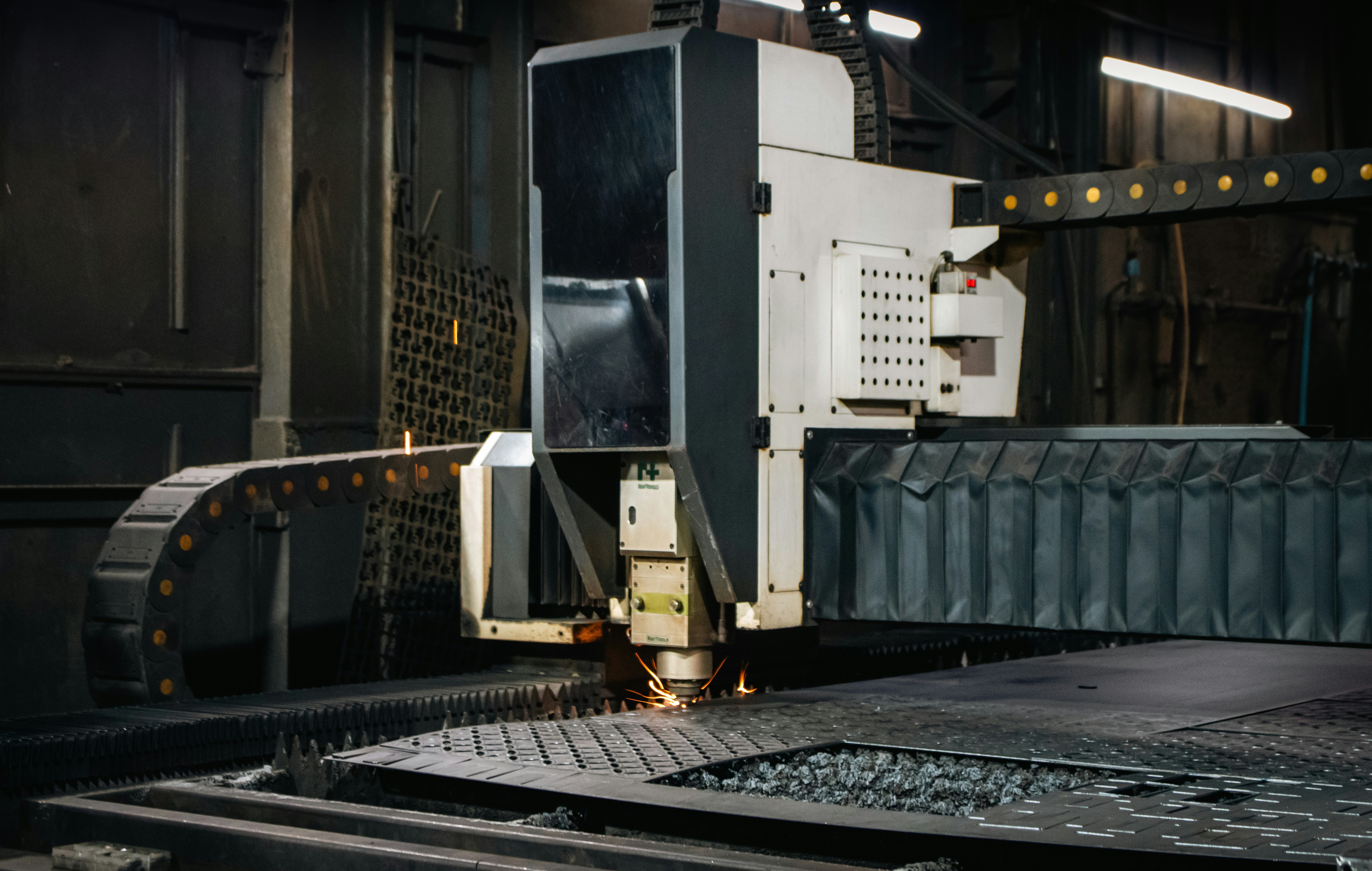 Industrial CNC laser cutting metal sheet