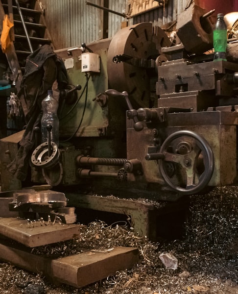 Metalltillverkning i verkstad