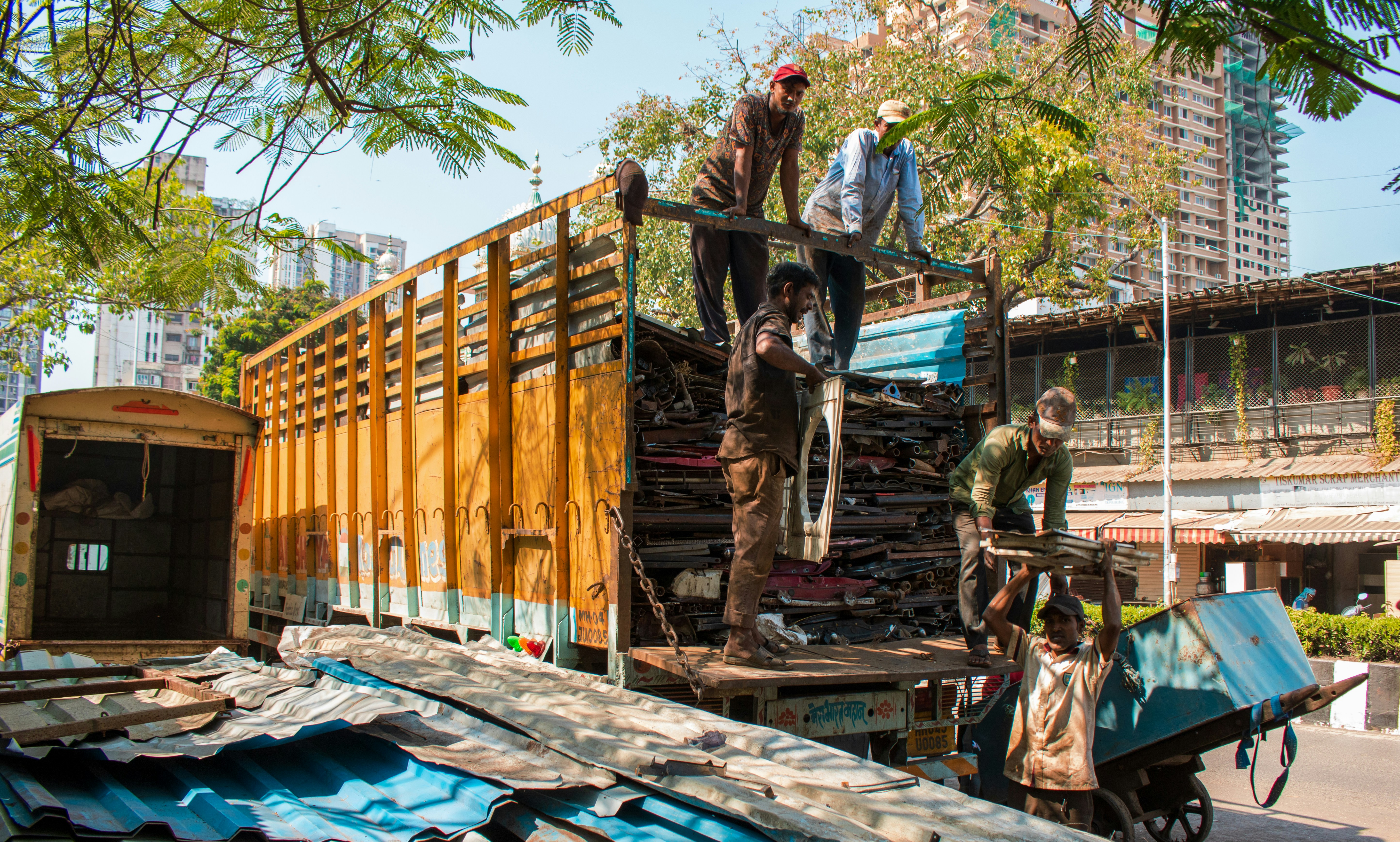 Freight and Logistics Are Still Decision-Heavy: 7 Roles Hiring Fast Right Now