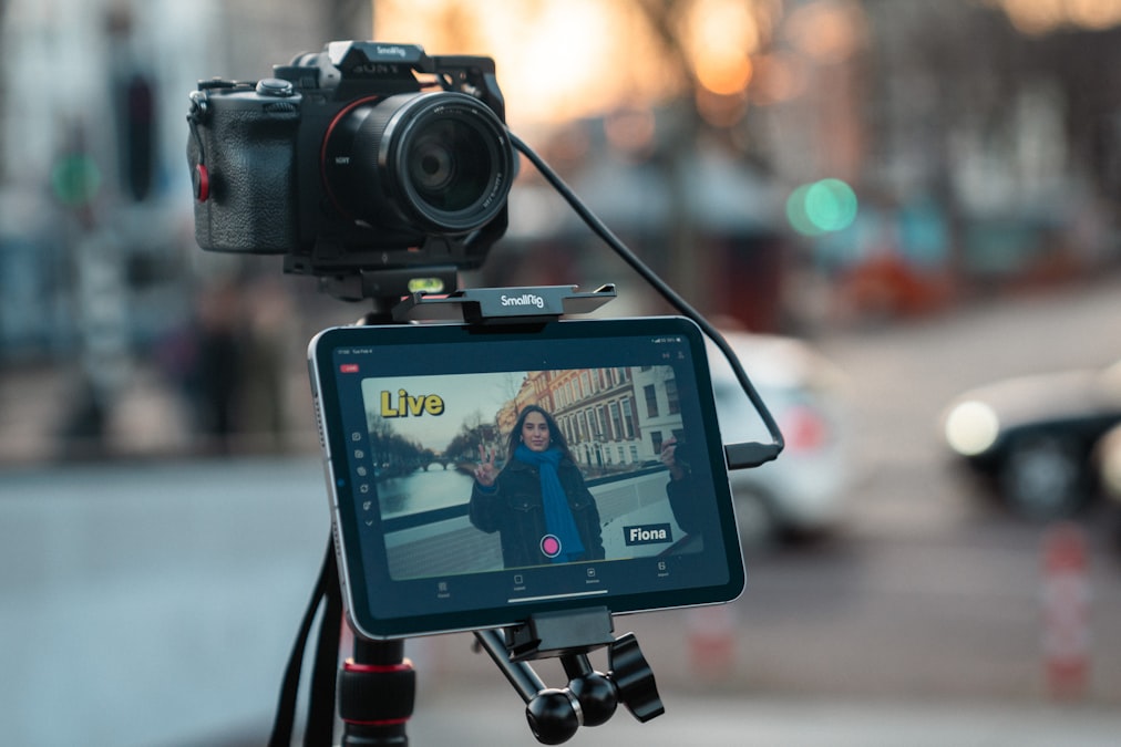 ネット回線で動画ストリーミングを楽しむデバイスのイメージ