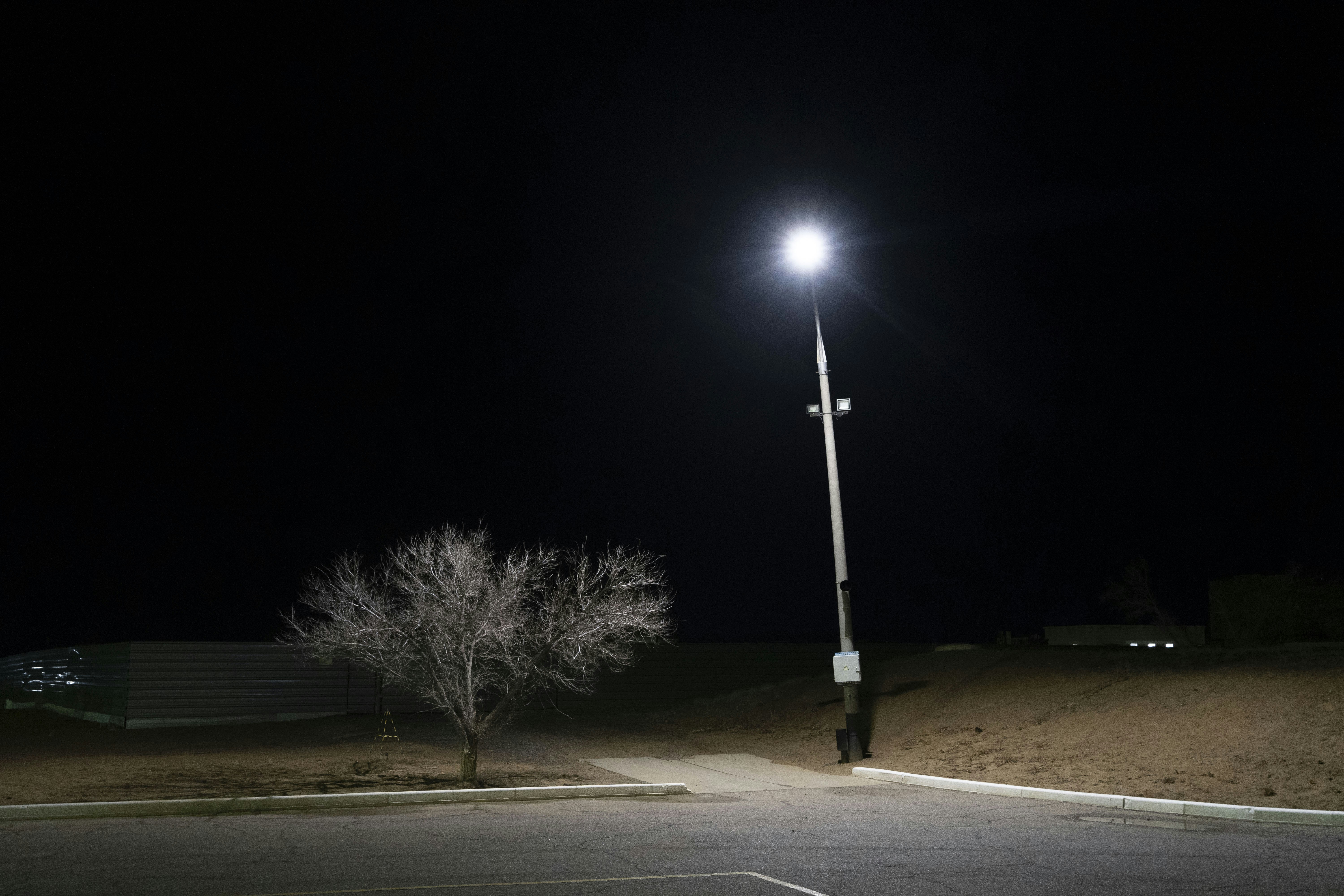 Edge‑Ready Cloud Defense: Adapting Security Controls for 5G MetaEdge and Edge Snippets (2026 Playbook)