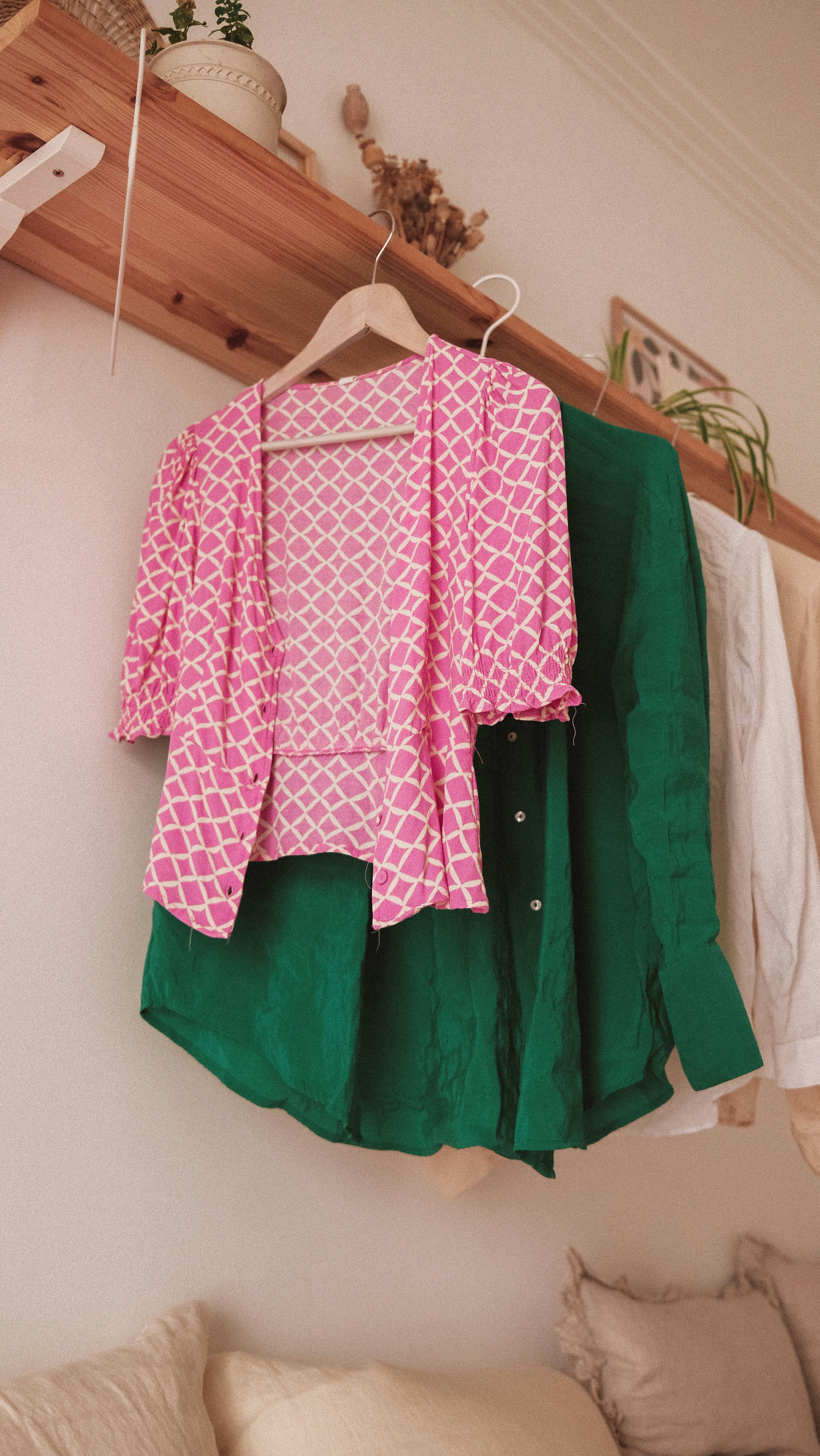 vintage clothing aesthetic, wallpaper, Thrift Store Style: Building a Wardrobe on a Budget 5