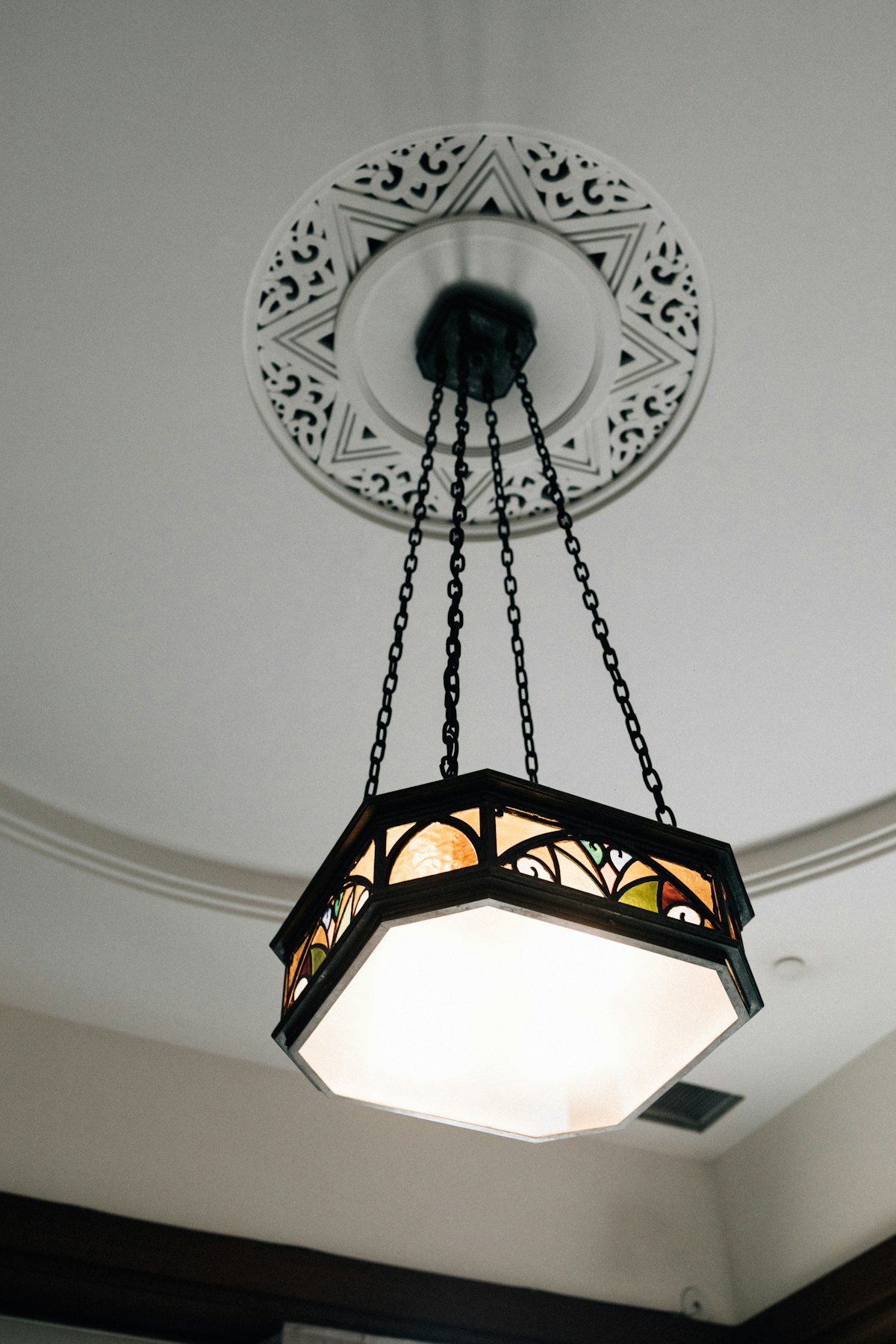 Lámparas de pared exterior modernas: ilumina tu hogar con estilo contemporáneo