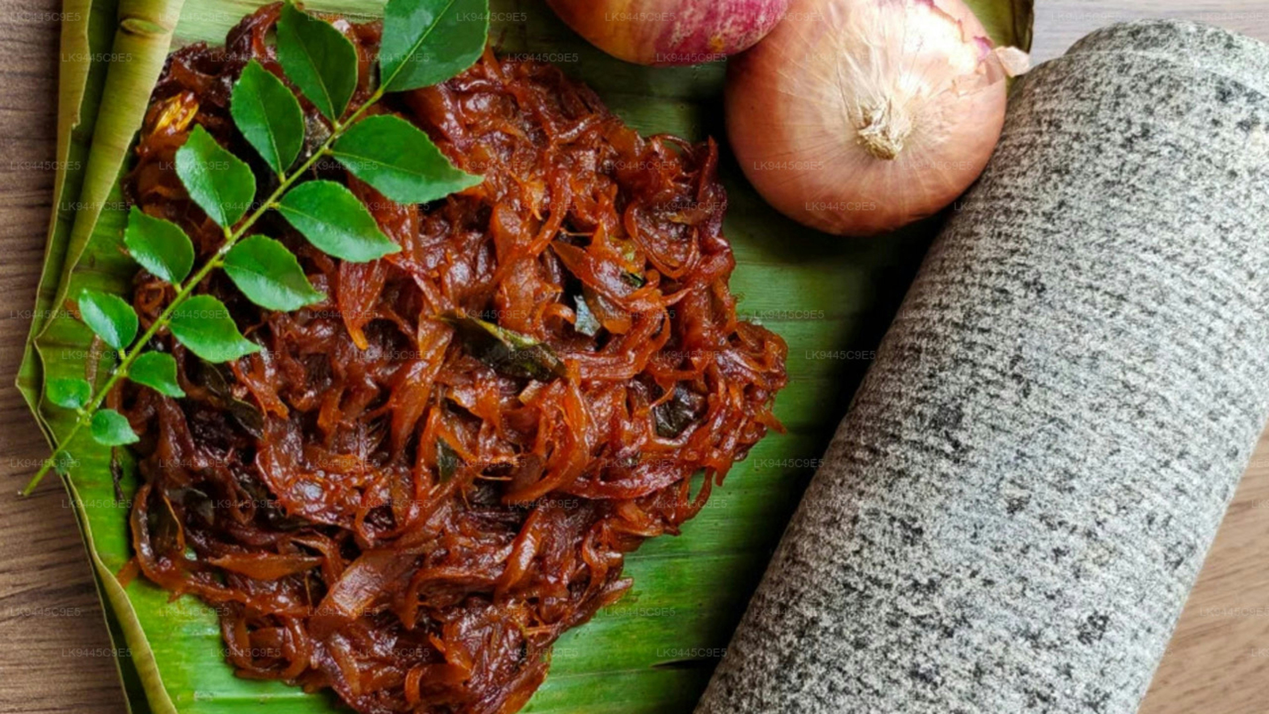 Spicy shredded meat with onions and curry leaves