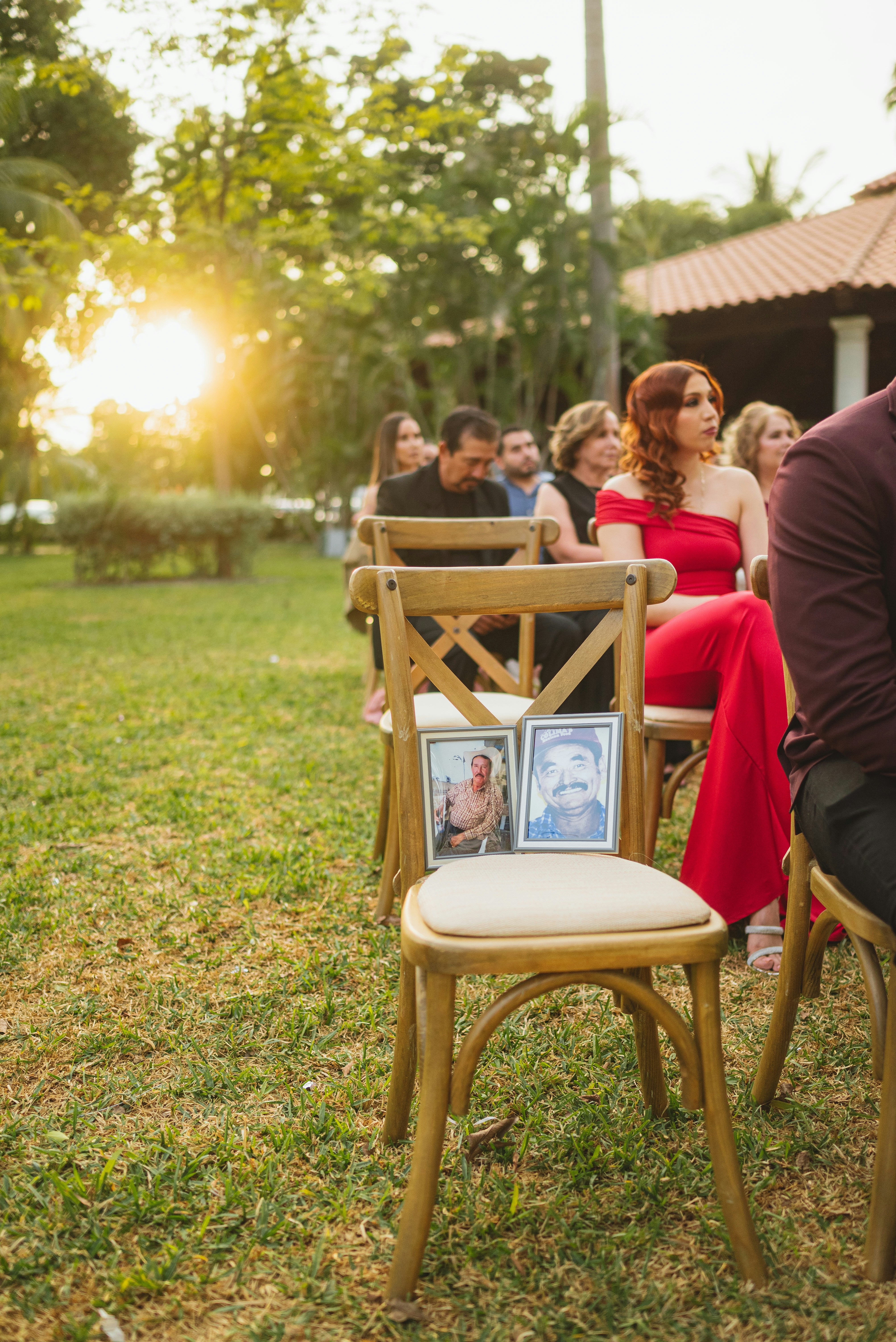 Remembrance, memorial, legacy, honor, ilustrasi artikel Keeping Their Light Alive: 5 Meaningful Ways to Honor Loved Ones Who Have Passed 8