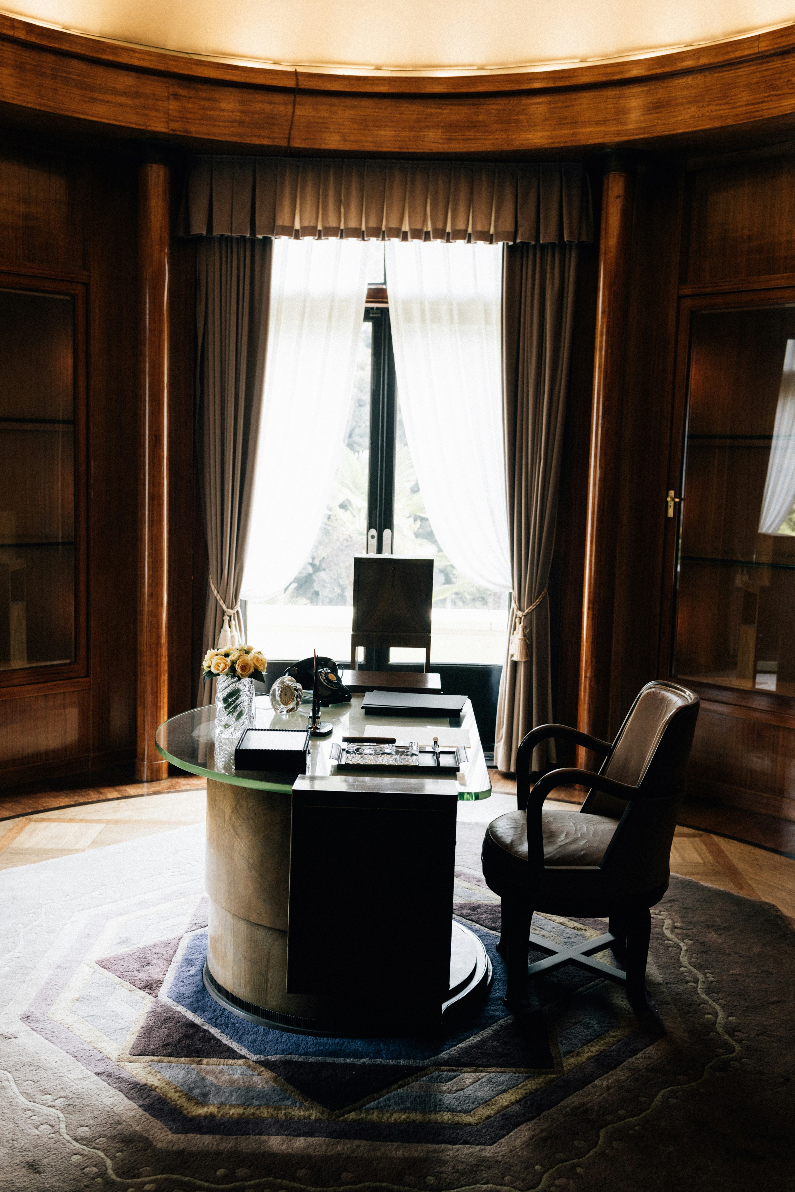 luxury office curtains, wallpaper, Luxury Curtains for Home Office: Enhance Your Space 3