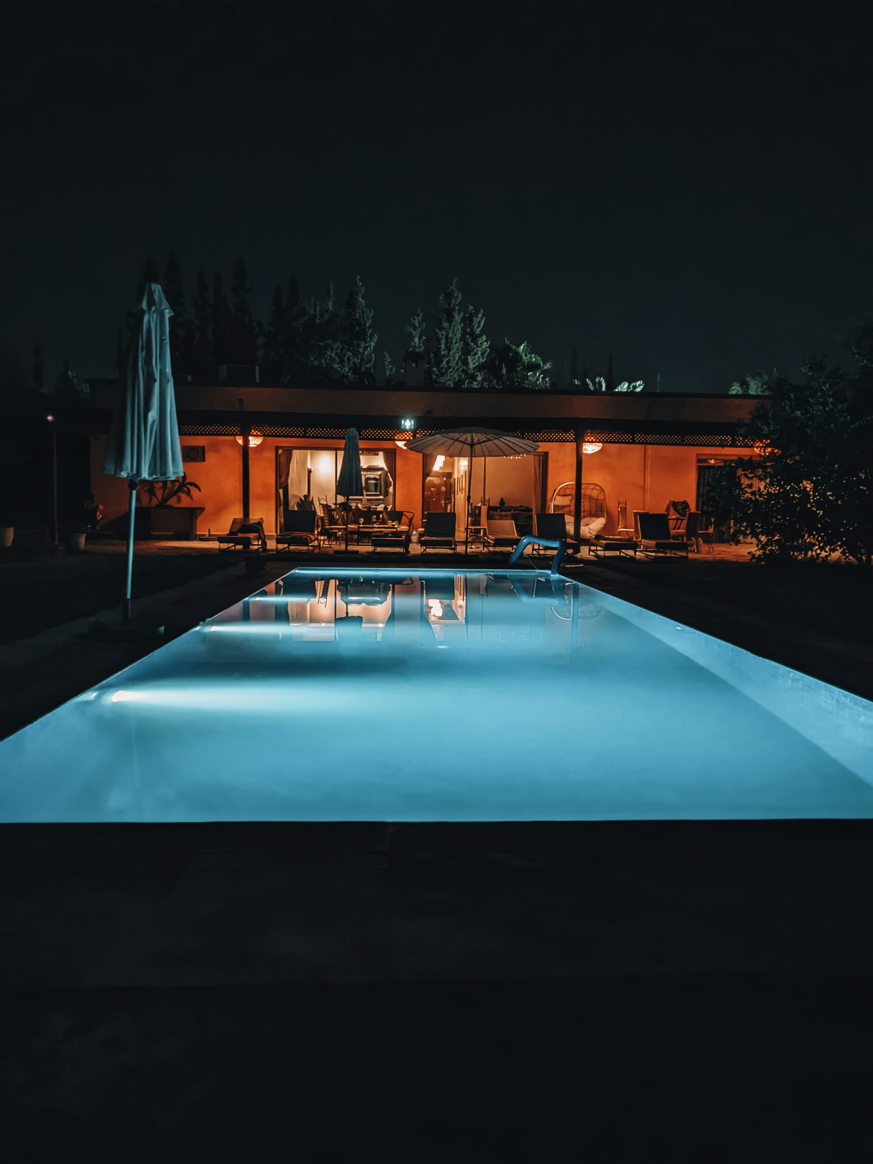 pool lighting
