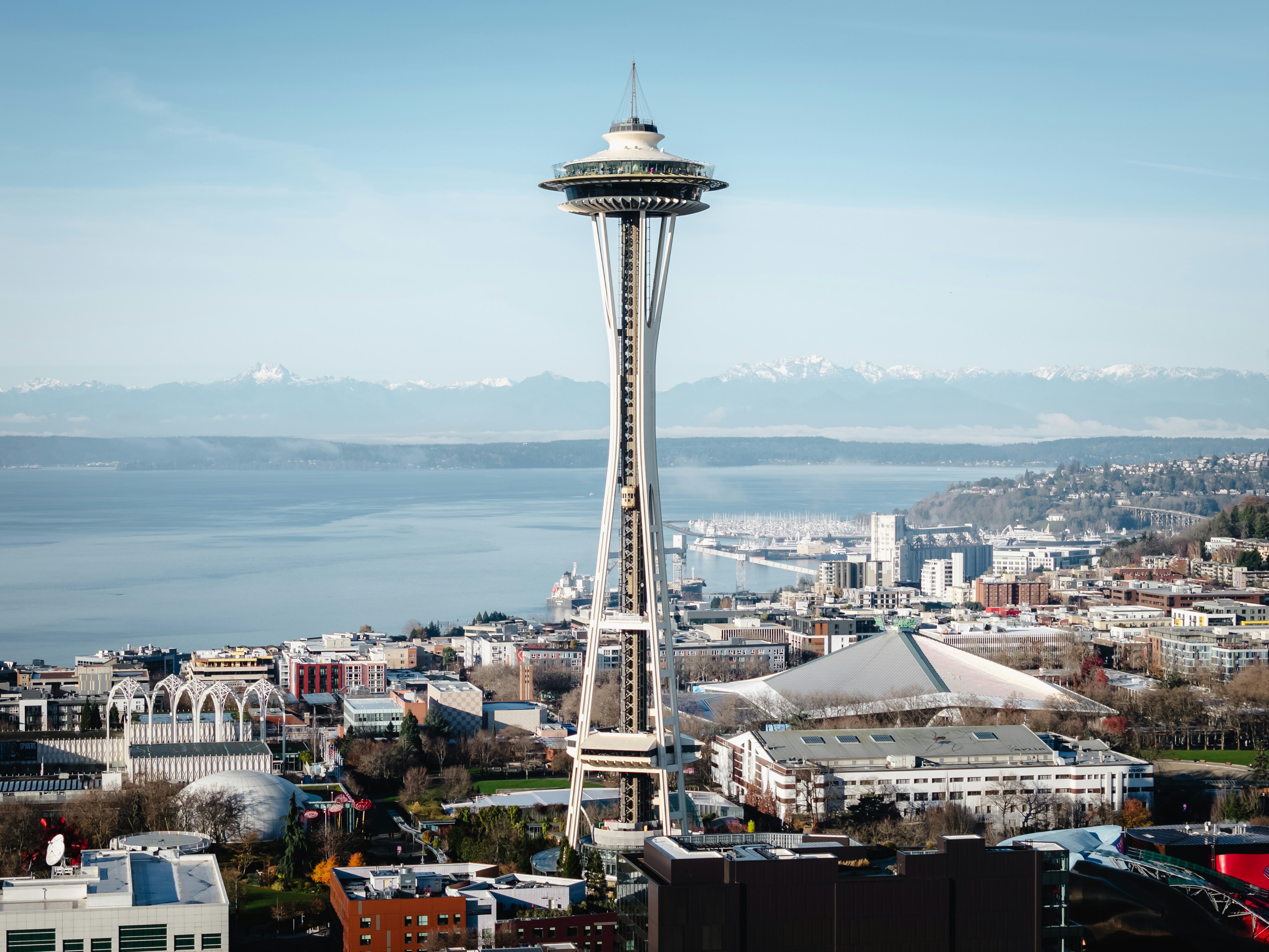 The iconic space needle stands tall over seattle skyline. photo – Free  Mountains Image on Unsplash, image size:3000x2250