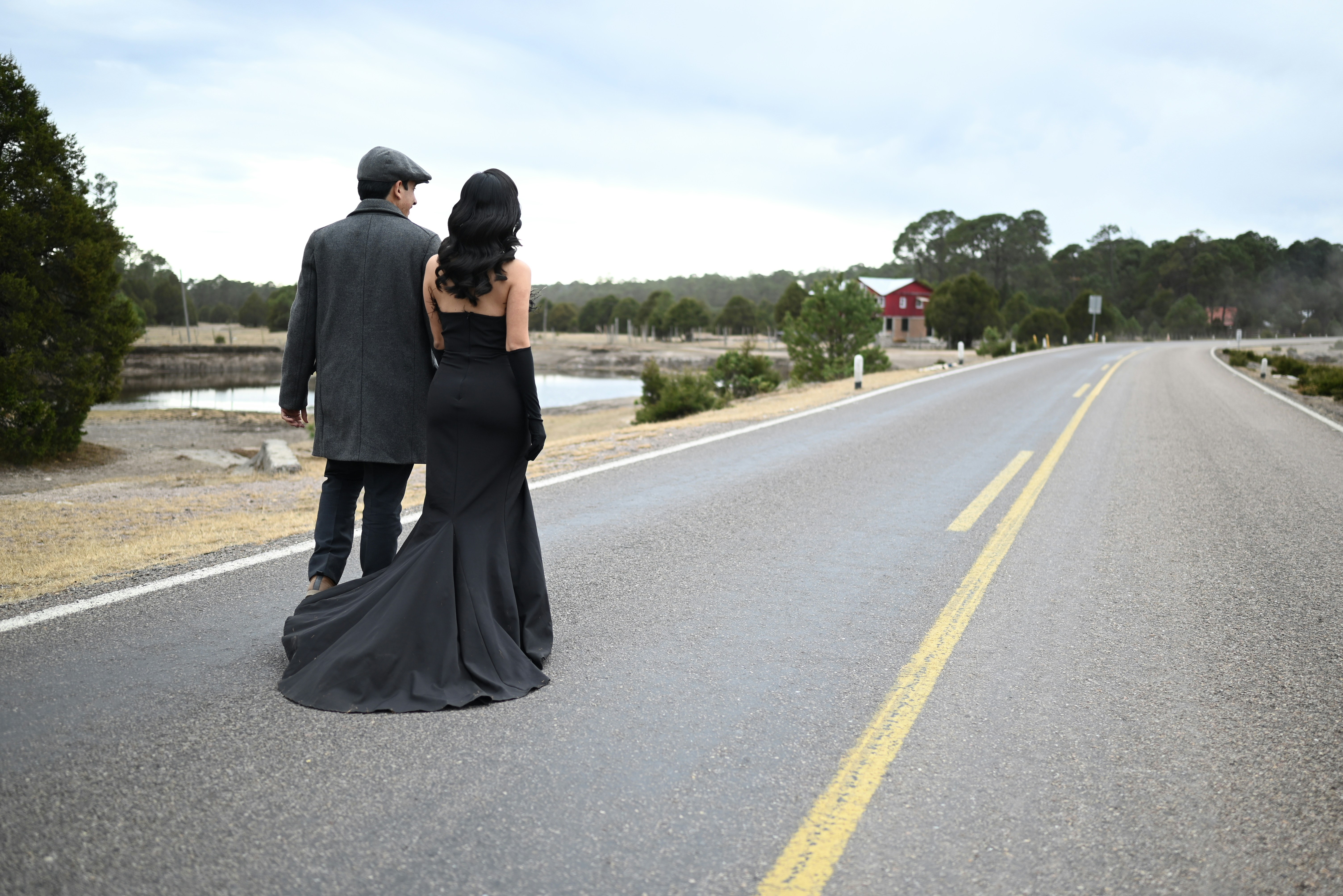 Couple se promenant ensemble