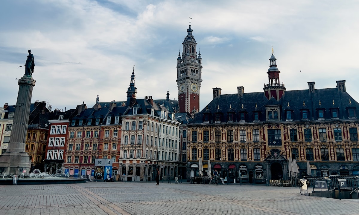 Lille — Grand-Place et bâtiments historiques