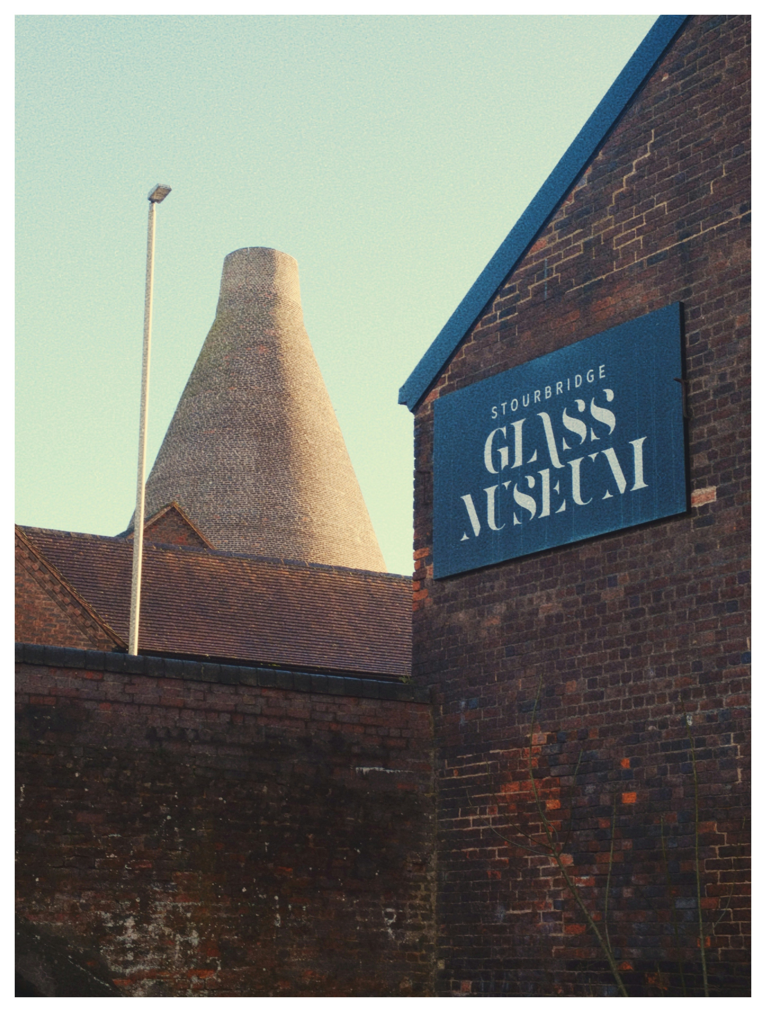 Stourbridge glass museum building exterior with bottle kiln