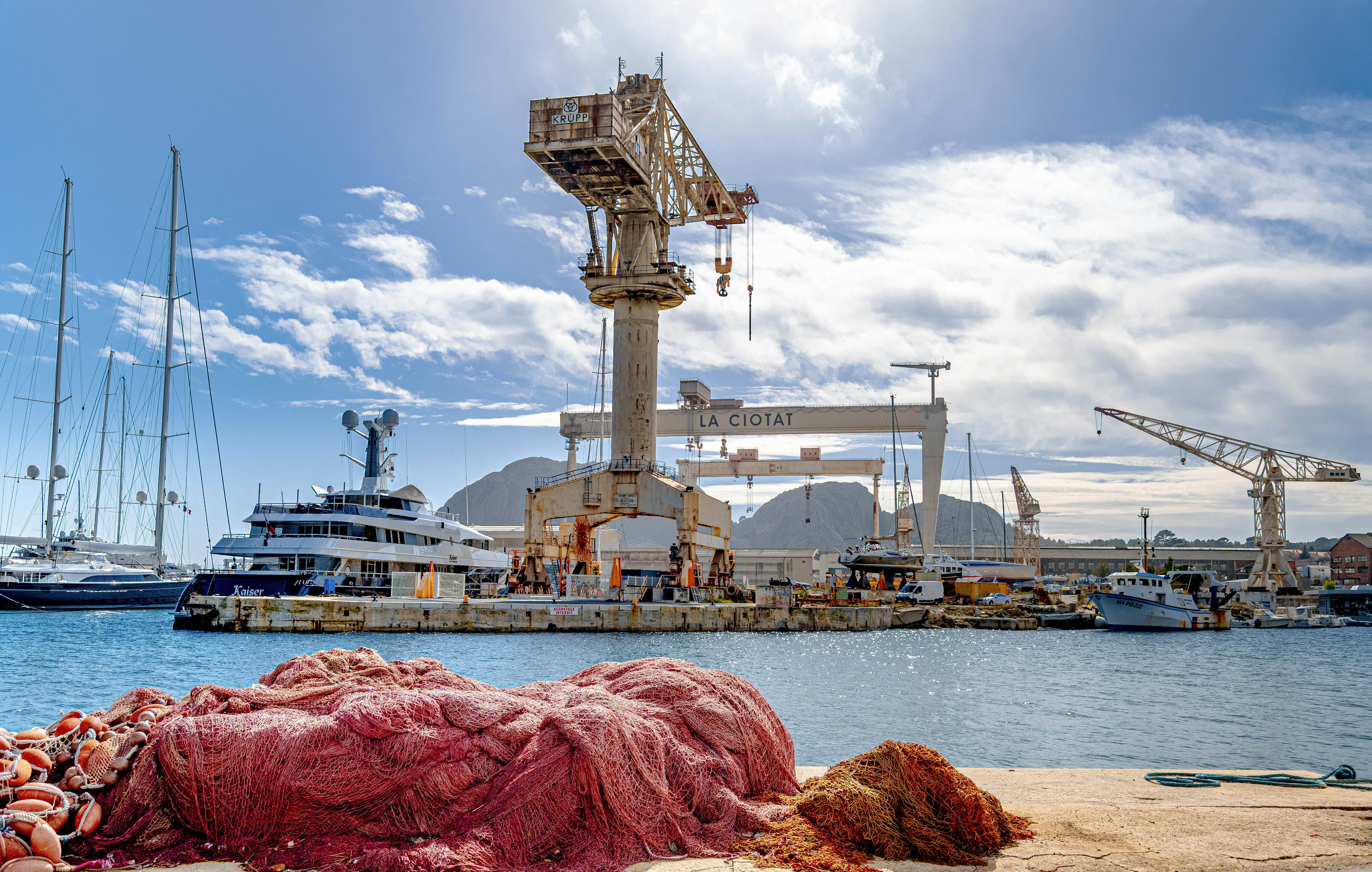 superyacht shipyard construction milestone schedule