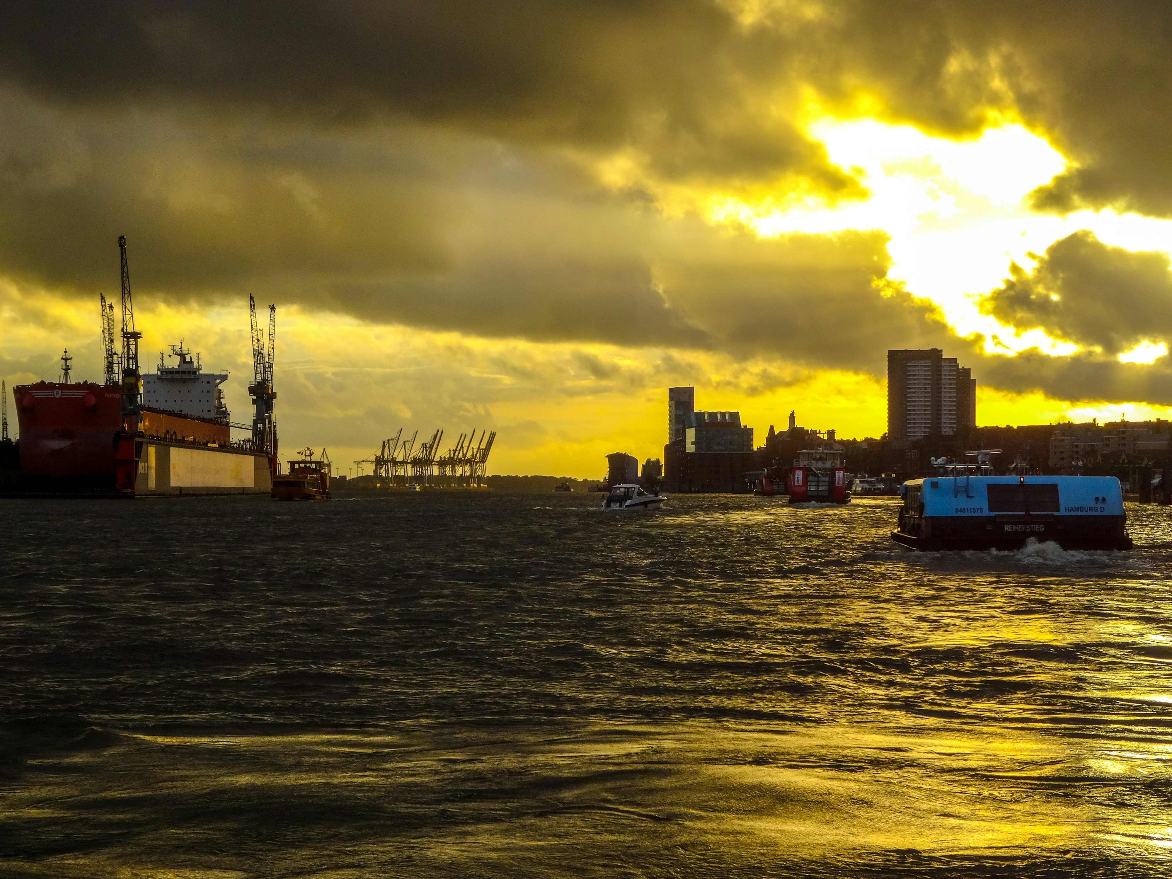 Photo by nikolaikolosov