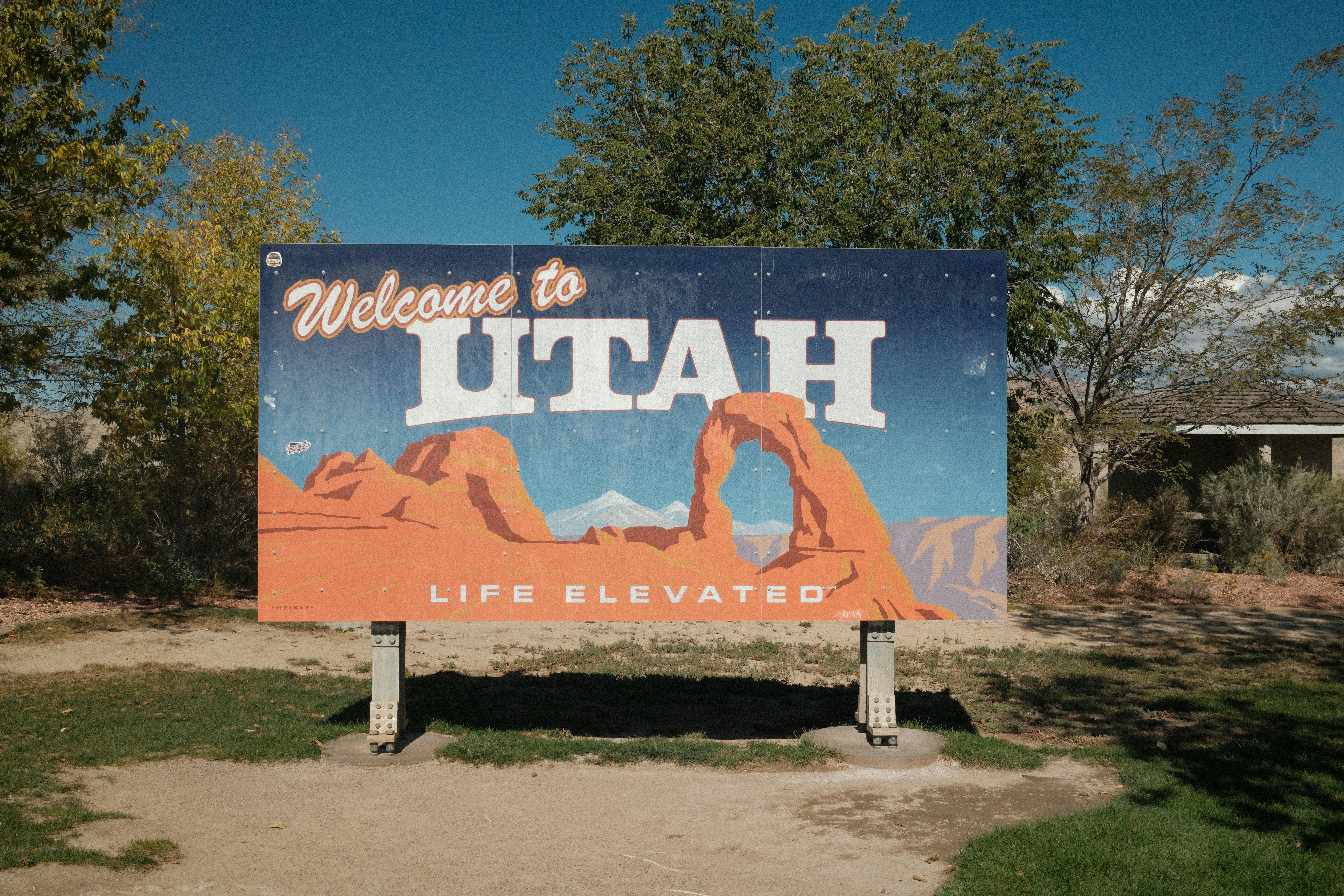Selamat datang di tanda utah dengan lengkungan halus