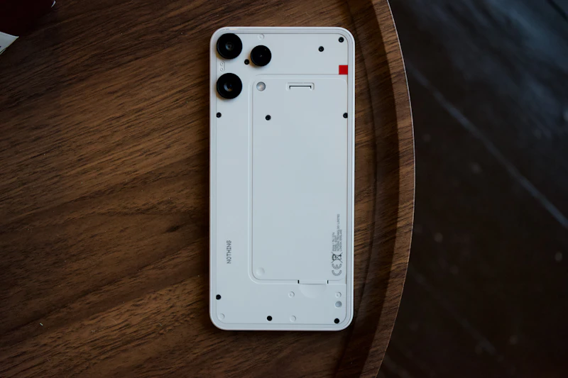 Nothing Phone 4b Leaks Reveal Massive Battery and Distinctive Design Choices