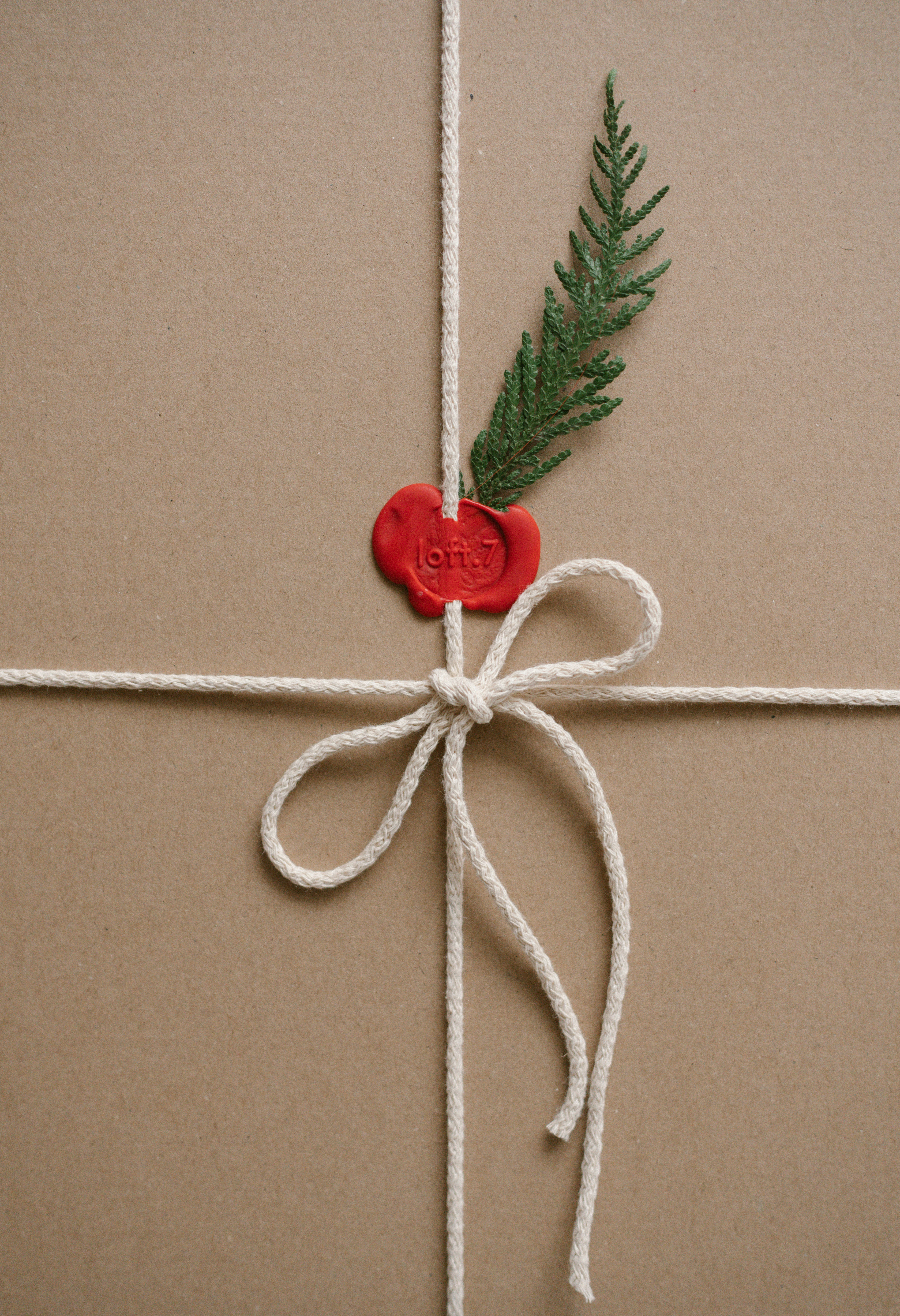 Caja de regalo con sello de lacre