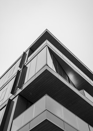 Modern bina cam cephesi